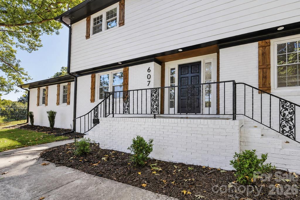 607 Willow Lane, Harrisburg, NC 28075 - Photo 2