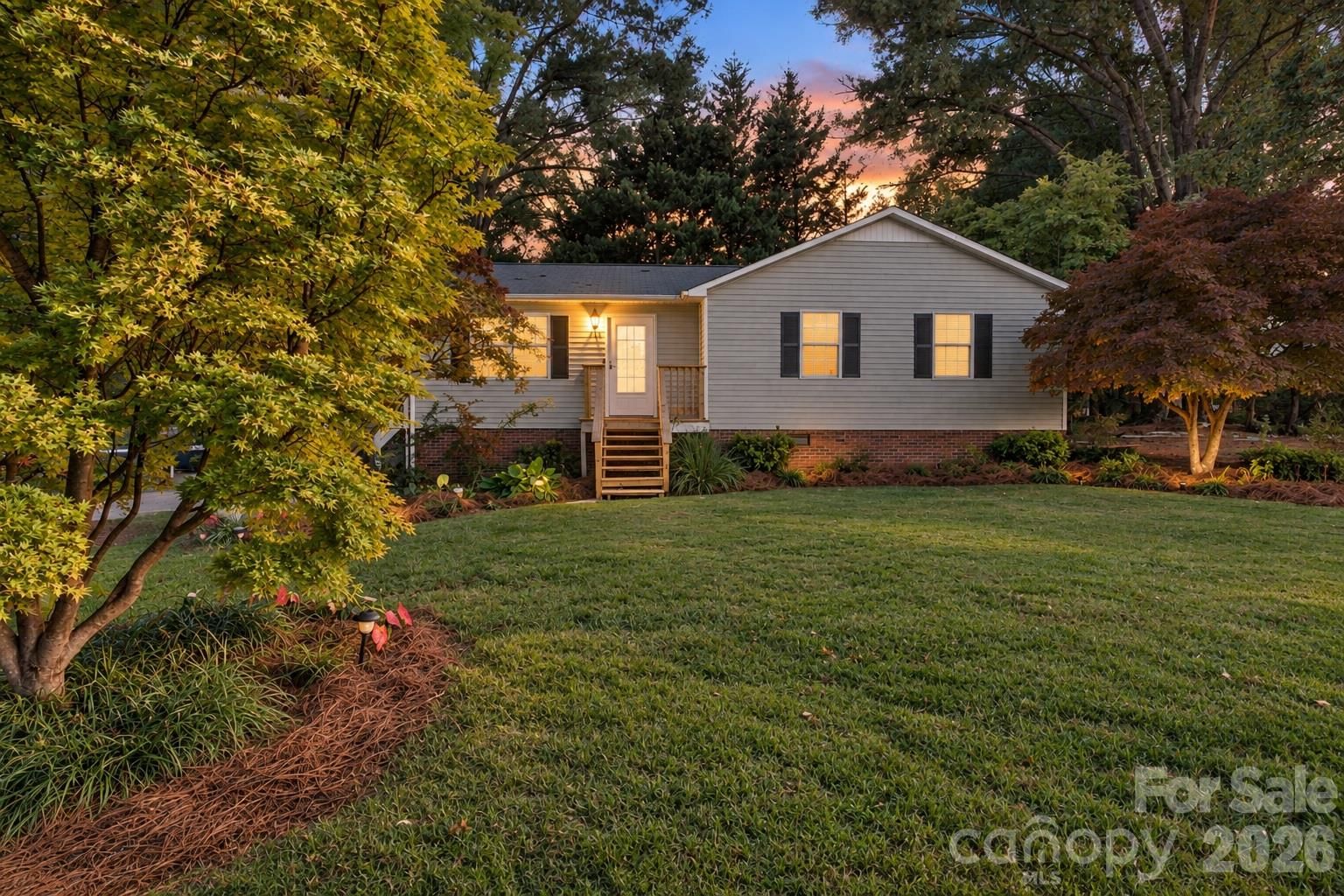 217 23rd Street, Hickory, NC 28601 - Photo 2