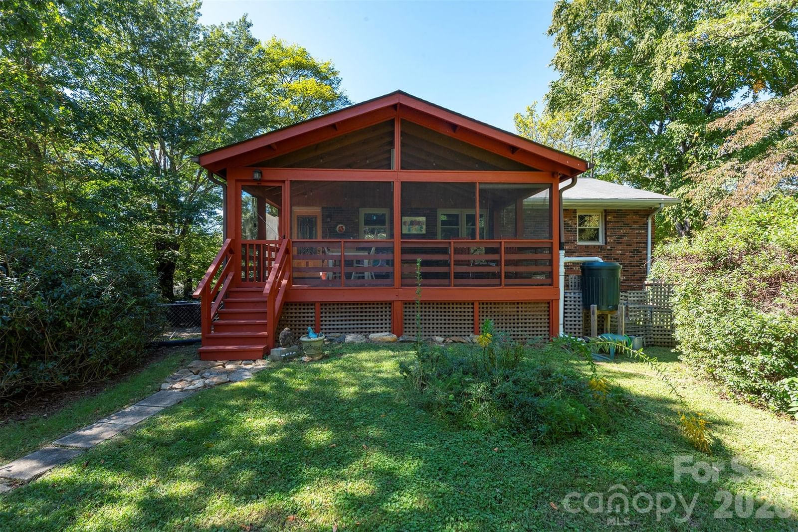 824 Cherokee Avenue, Black Mountain, NC 28711