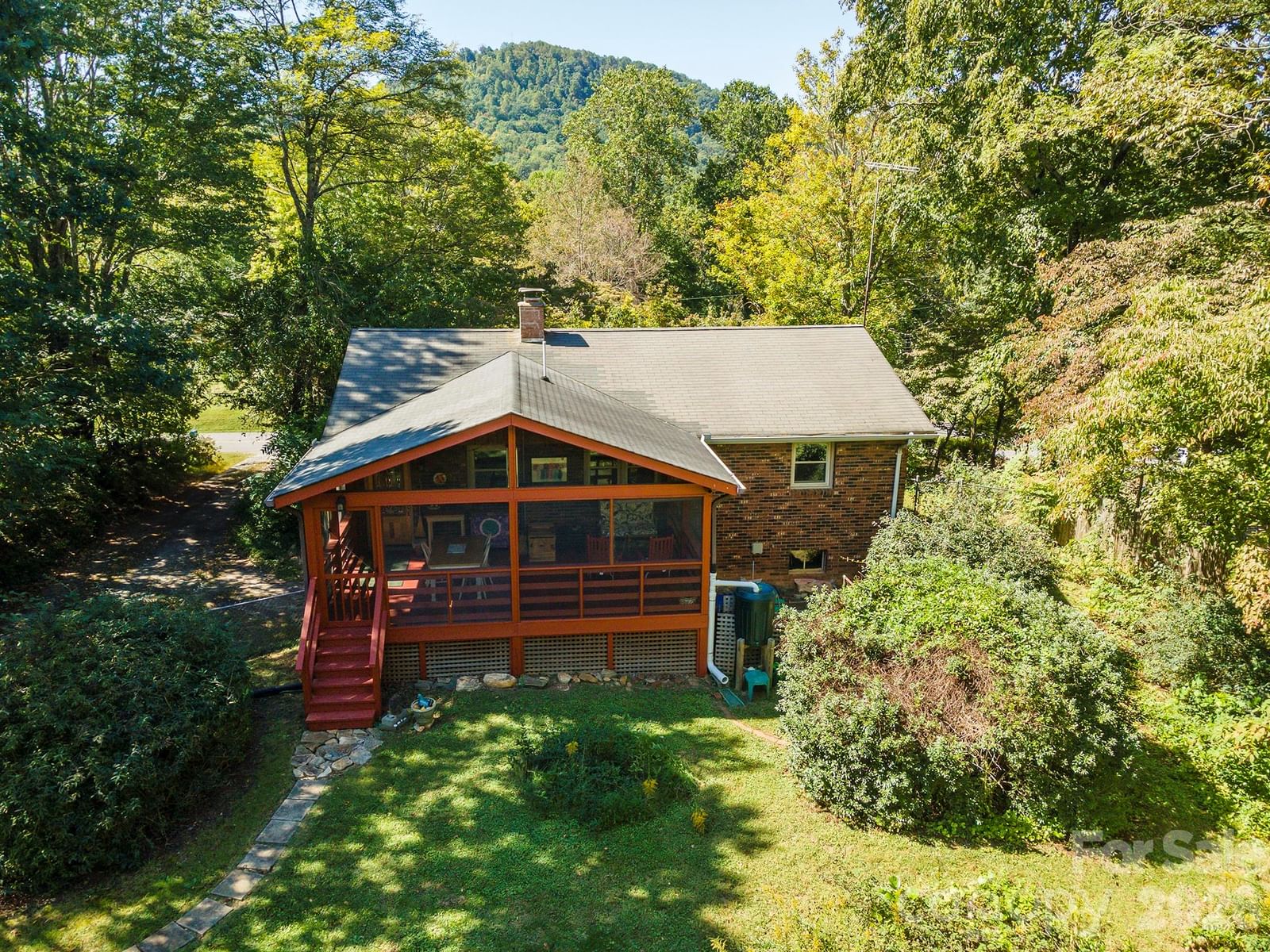 824 Cherokee Avenue, Black Mountain, NC 28711 - Photo 2