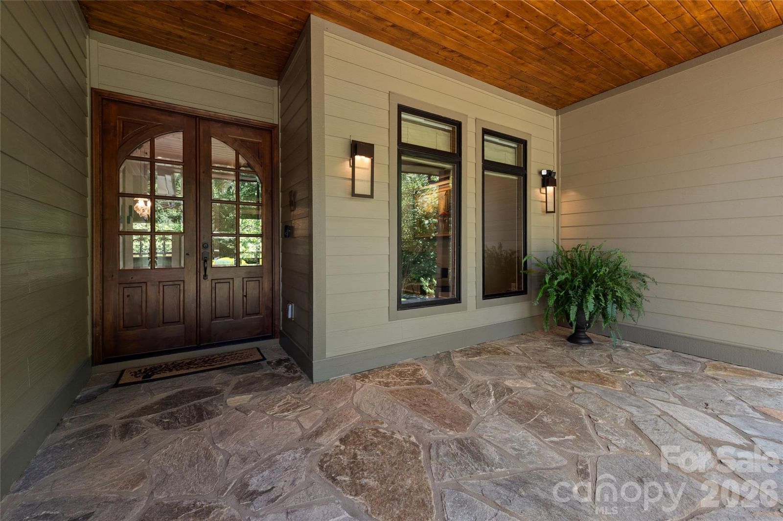 945 Somersby Parkway, Hendersonville, NC 28739 - Photo 2