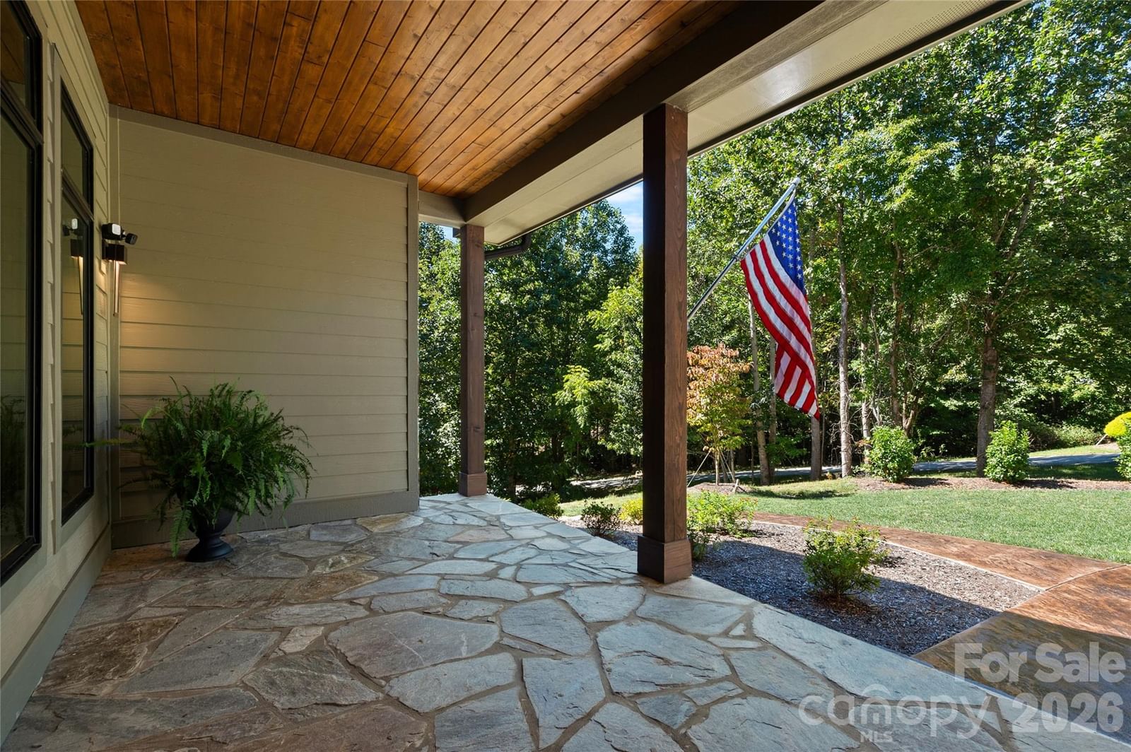 945 Somersby Parkway, Hendersonville, NC 28739 - Photo 3