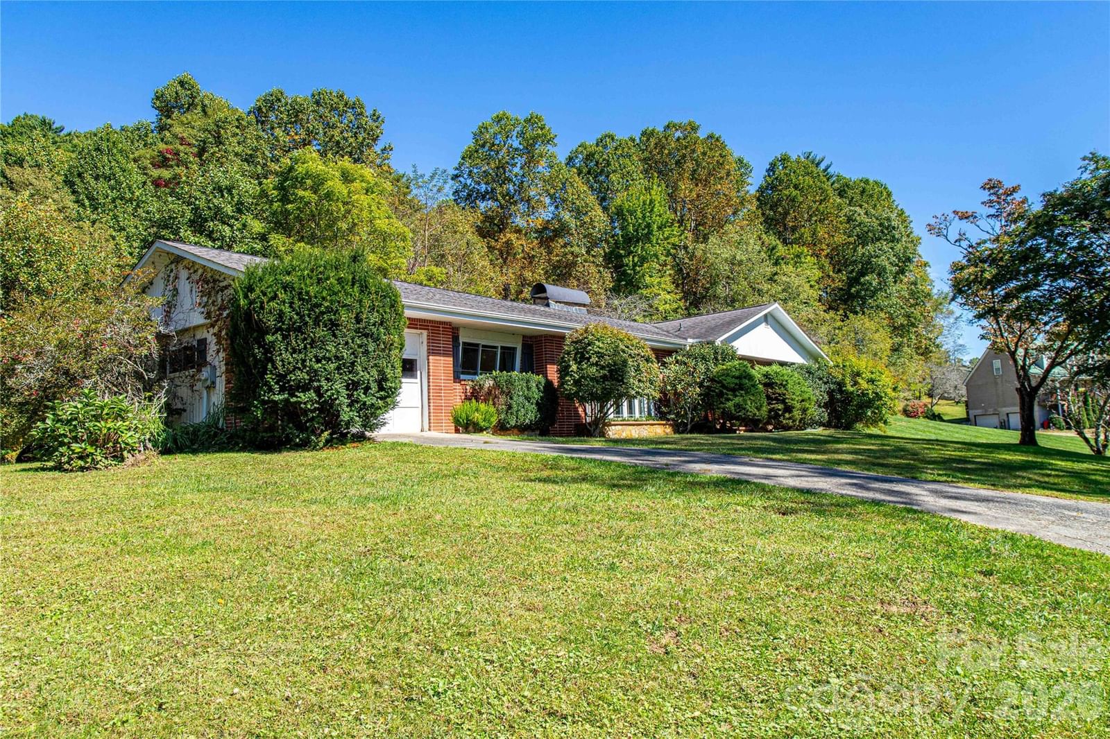 2586 Kim Miller Road, Lake Toxaway, NC 28747 - Photo 4