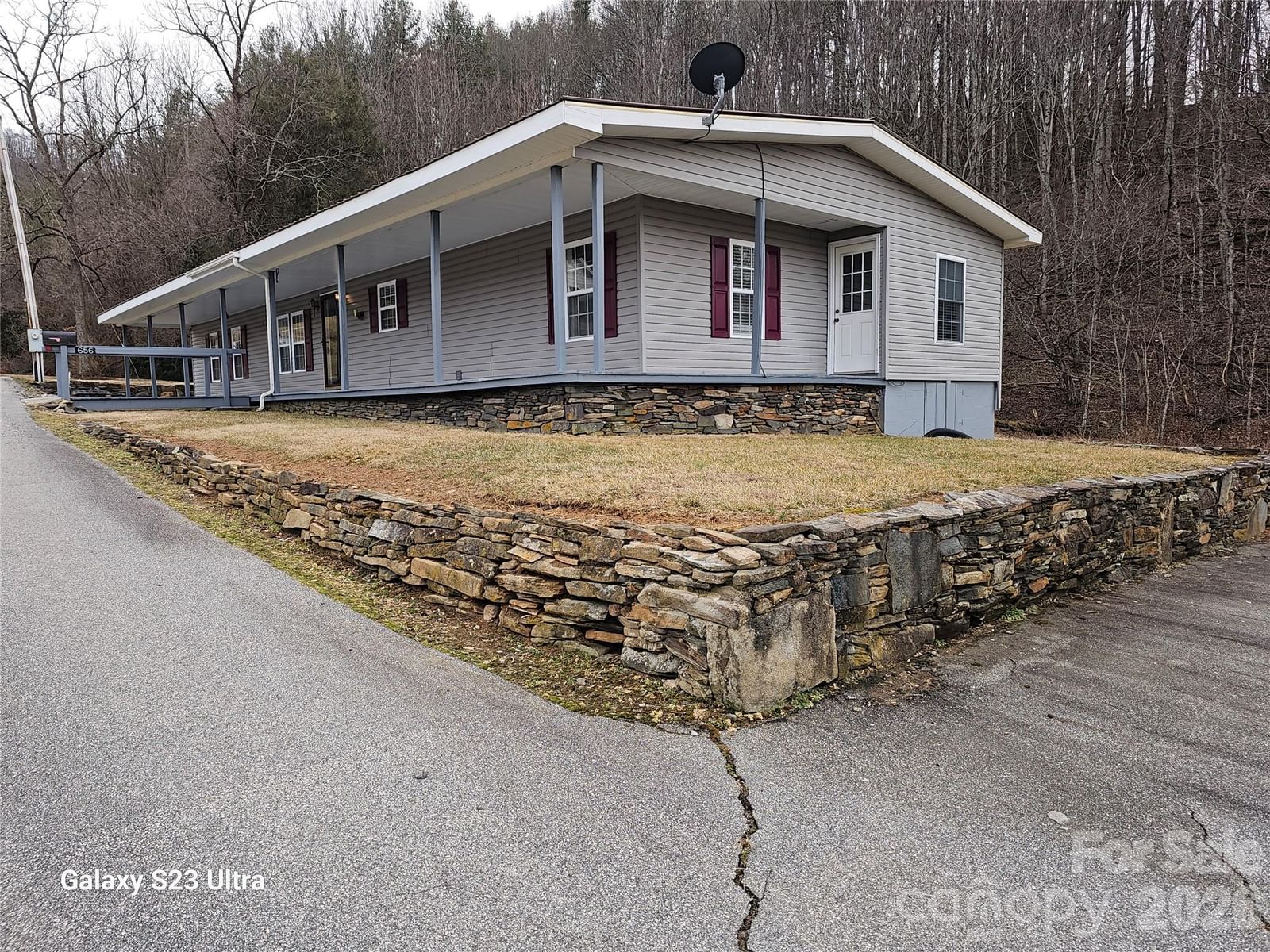 656 Water Street, Bakersville, NC 28705 - Photo 4