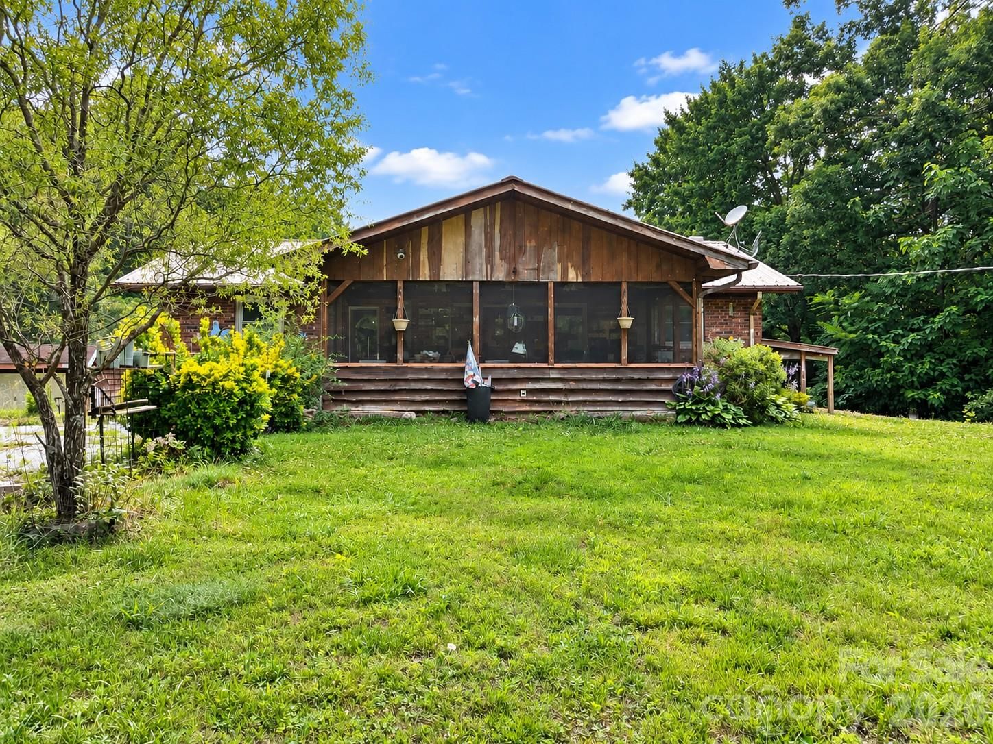 90 Pittman Road, Fletcher, NC 28732
