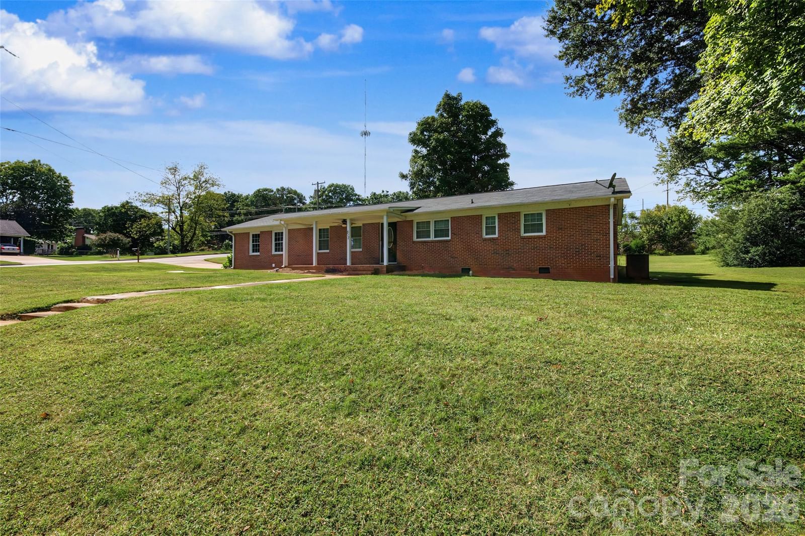 517 Carolina Avenue, Statesville, NC 28677 - Photo 2