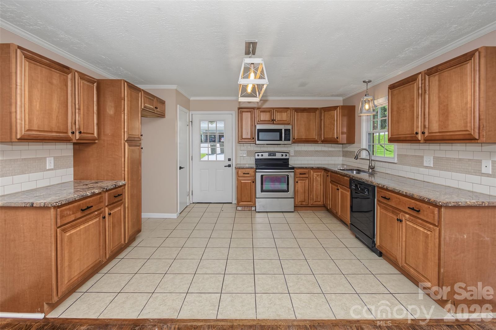 517 Carolina Avenue, Statesville, NC 28677 - Photo 4