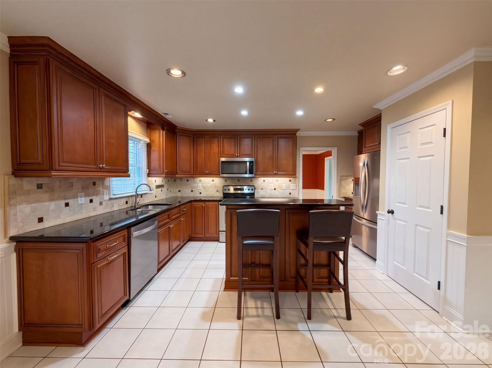 201 Wainsley Place, Matthews, NC 28105 - Photo 2
