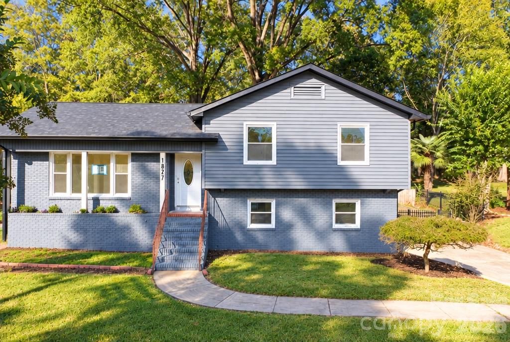 1827 Edgewater Drive, Charlotte, NC 28210