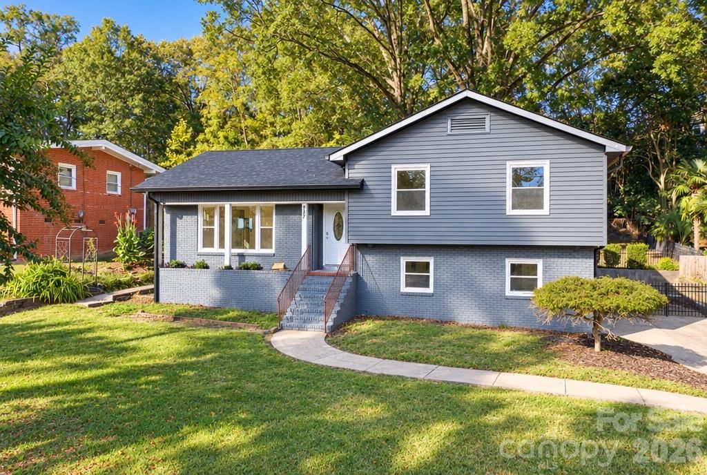 1827 Edgewater Drive, Charlotte, NC 28210 - Photo 2