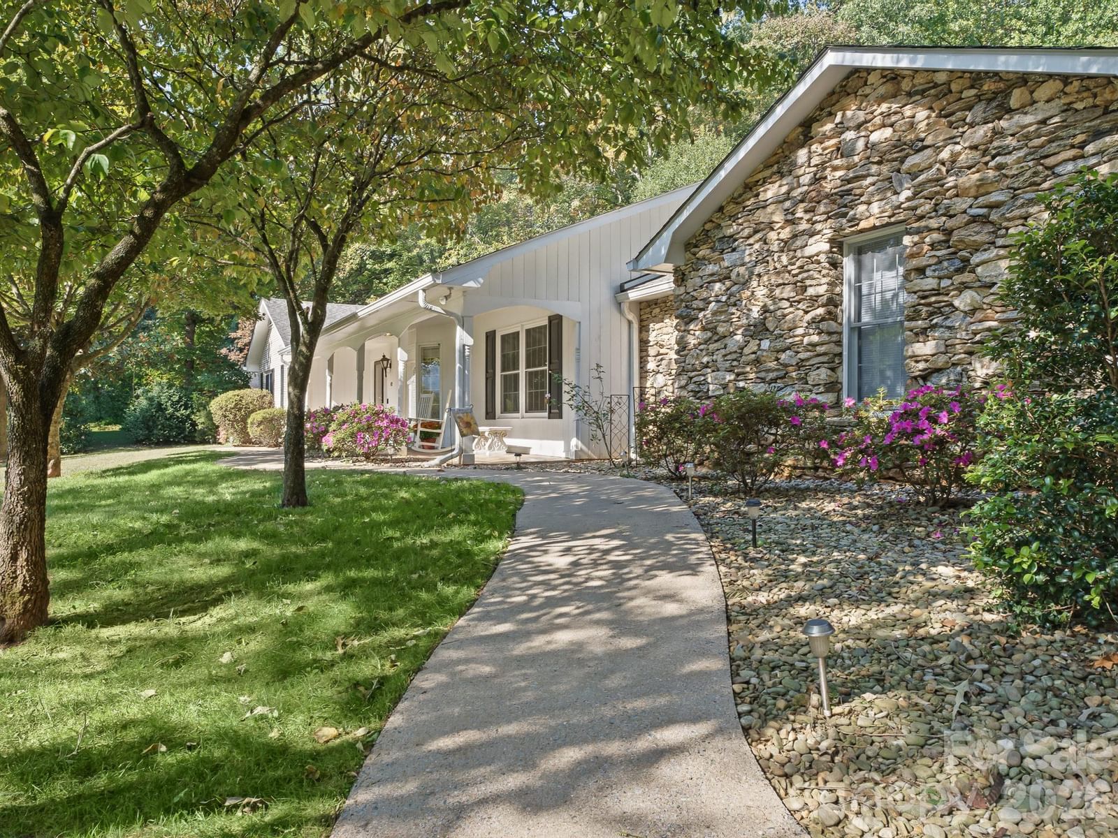 109 Yardley Court, Hendersonville, NC 28739 - Photo 4