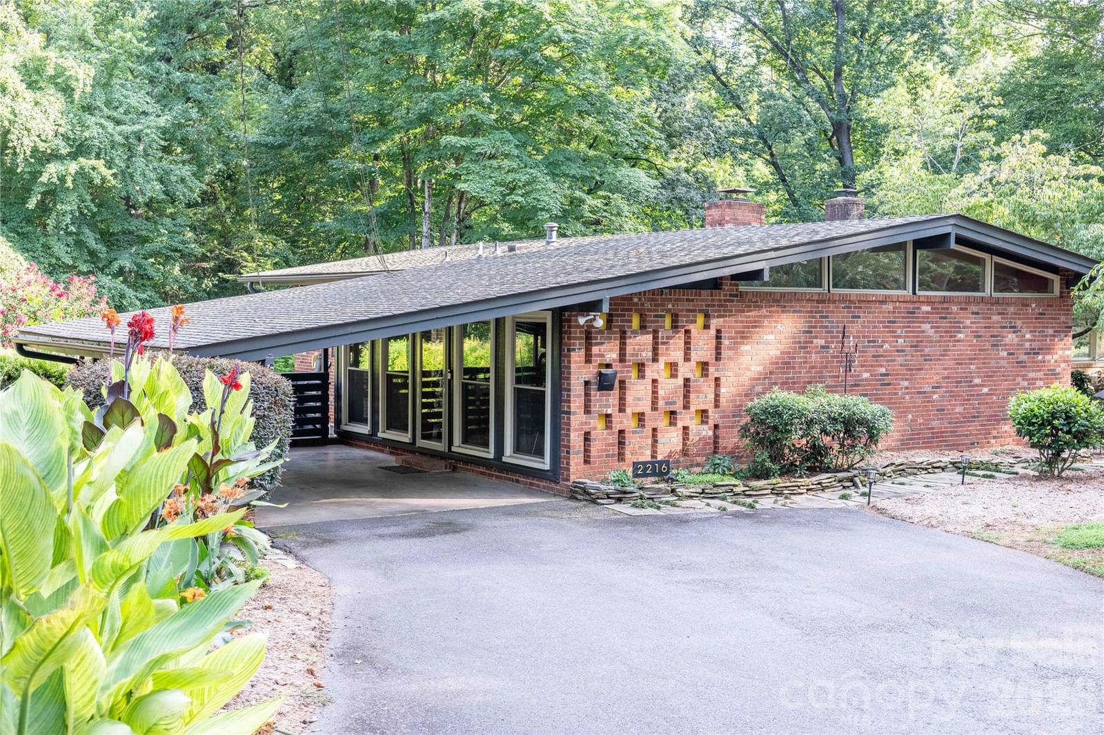 2216 Shadyview Drive, Charlotte, NC 28210
