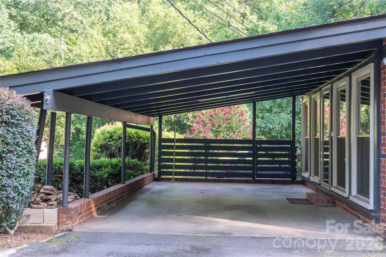 2216 Shadyview Drive, Charlotte, NC 28210 - Photo 2