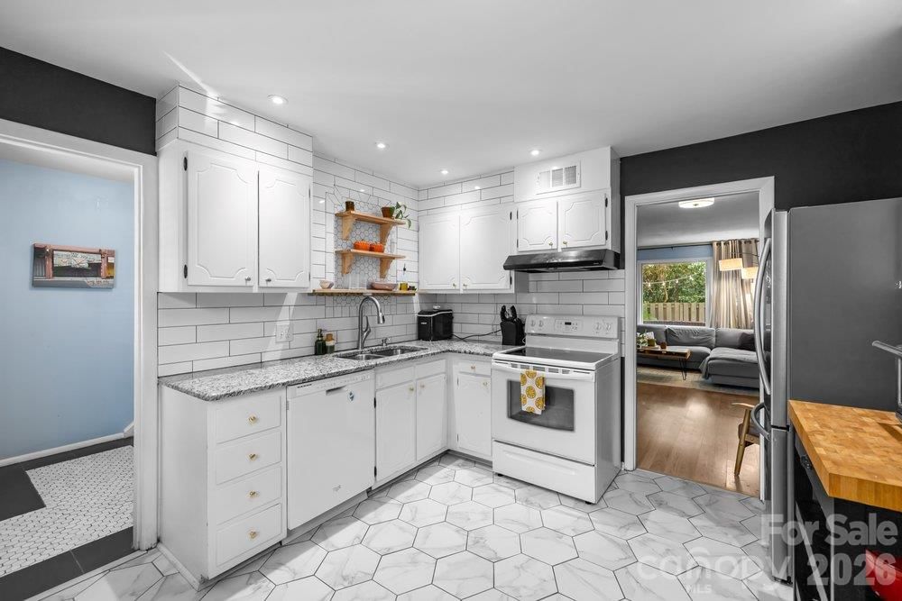 4607 Hedgemore Drive #D, Charlotte, NC 28209 - Photo 2