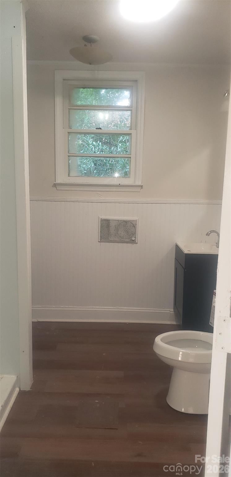 401 Hill Street, Gastonia, NC 28052 - Photo 2