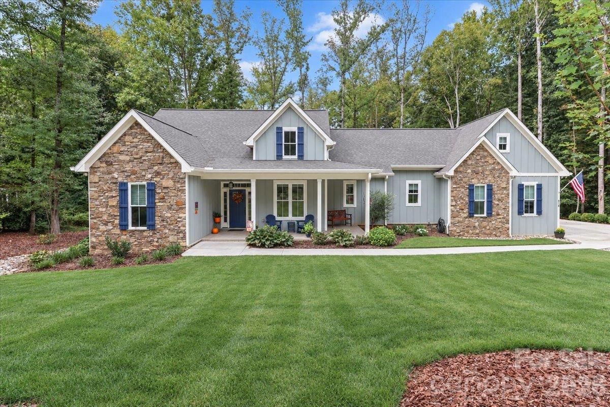 618 Saint Cloud Drive, Statesville, NC 28625