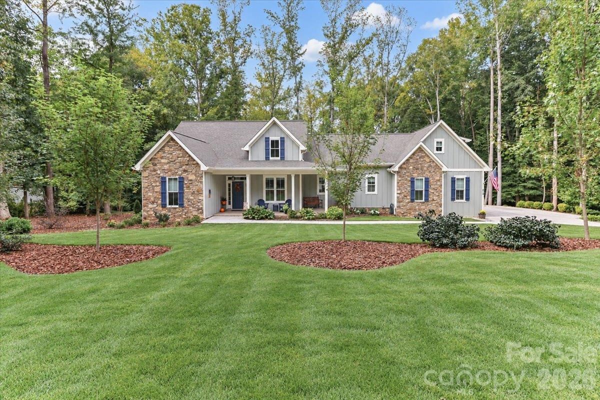 618 Saint Cloud Drive, Statesville, NC 28625 - Photo 2