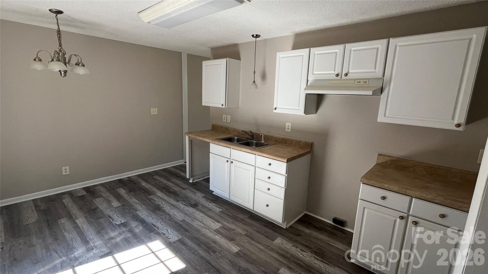 211 Morris Street, Kings Mountain, NC 28086 - Photo 2