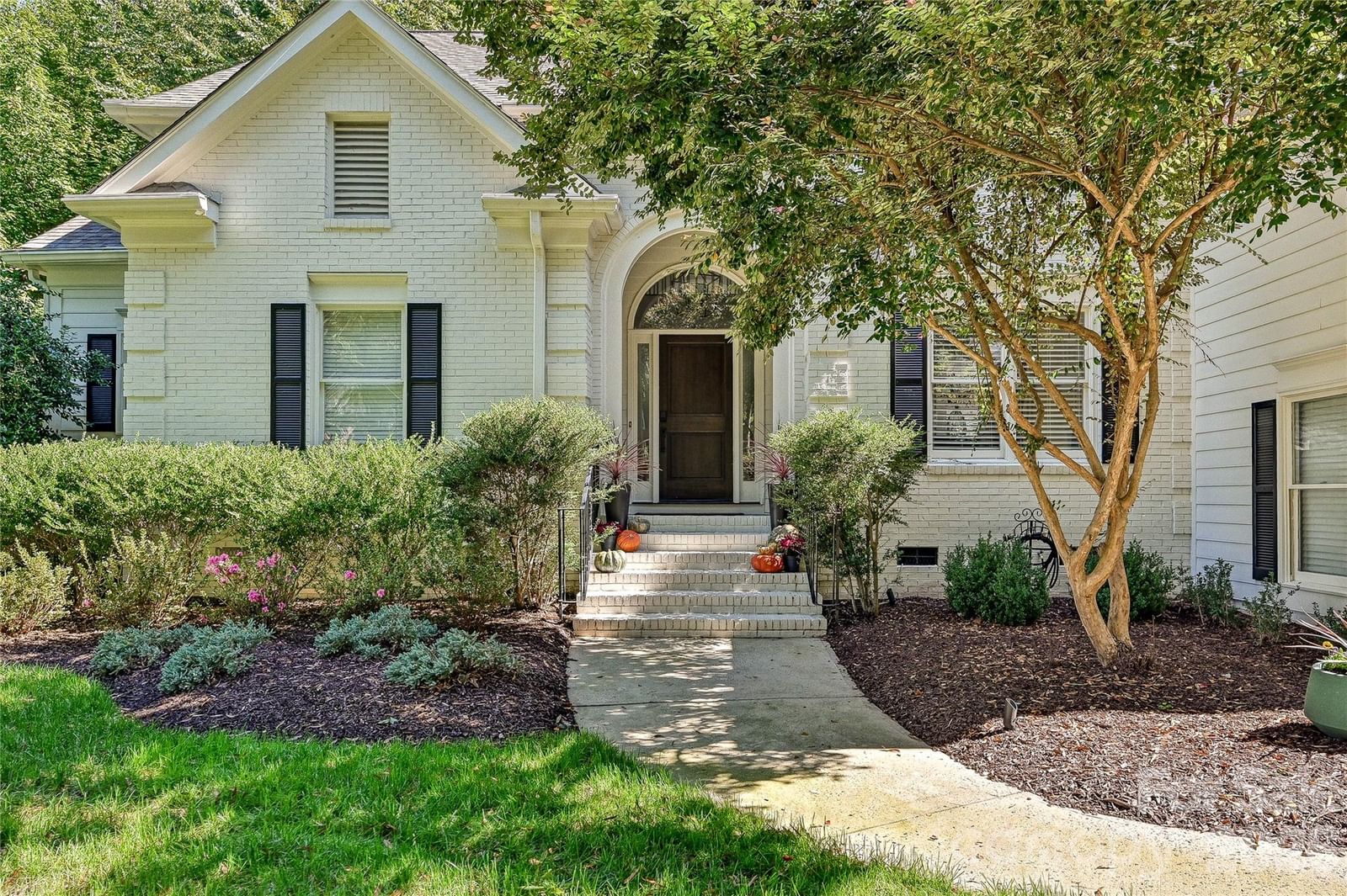 16521 Plantation Woods Drive, Charlotte, NC 28278 - Photo 2