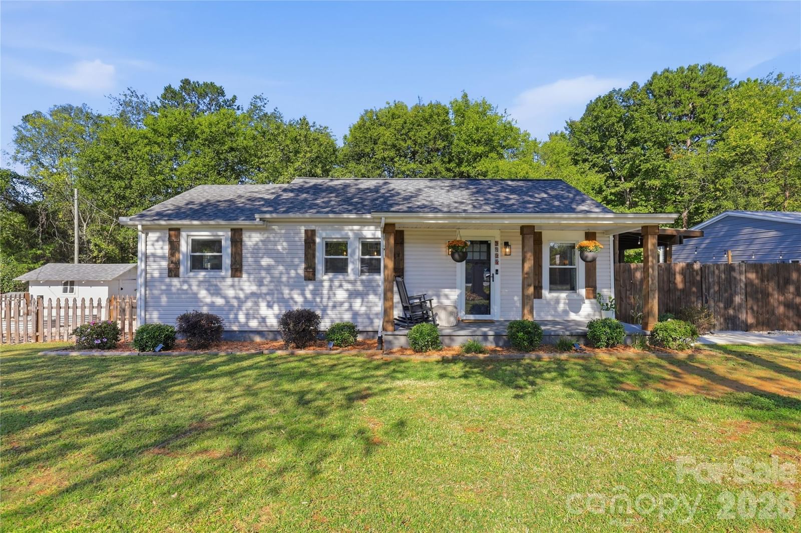 1825 Mollys Backbone Road, Sherrills Ford, NC 28673