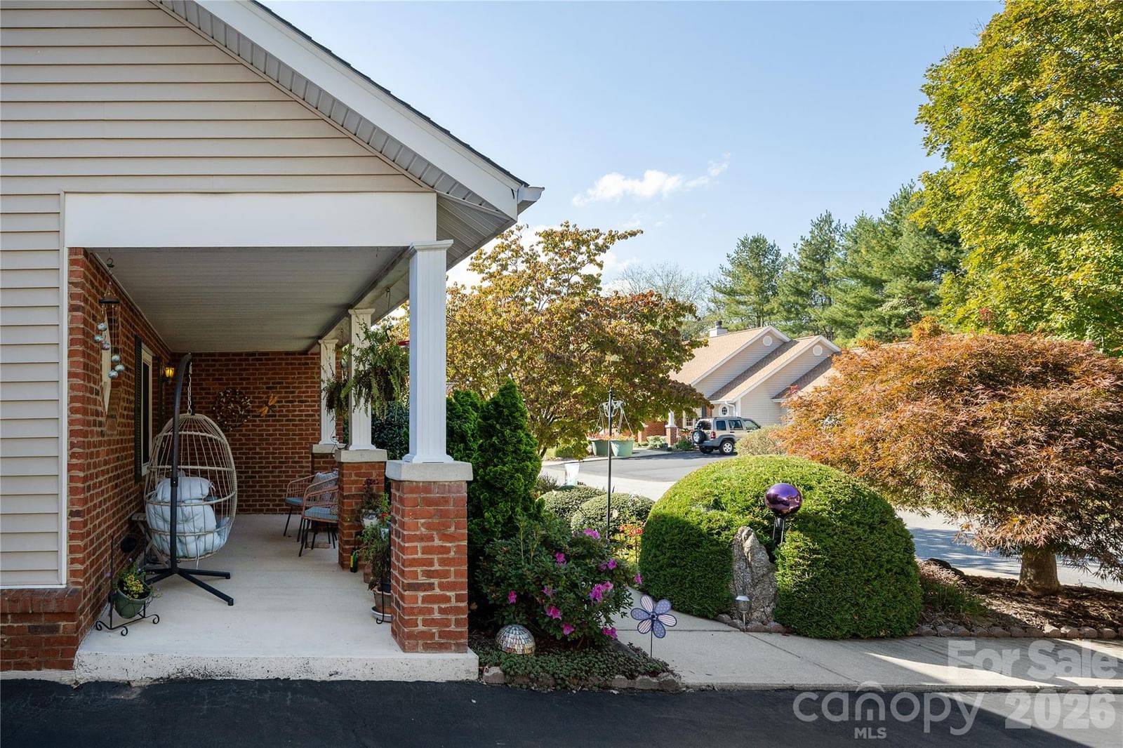 1111 Citation Circle, Hendersonville, NC 28739 - Photo 4