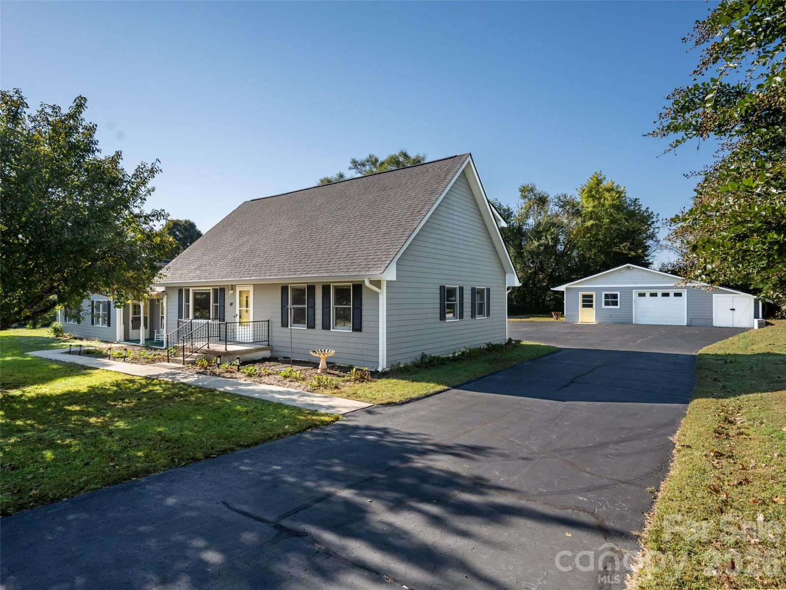 47 Cane Creek Circle, Fairview, NC 28730 - Photo 2