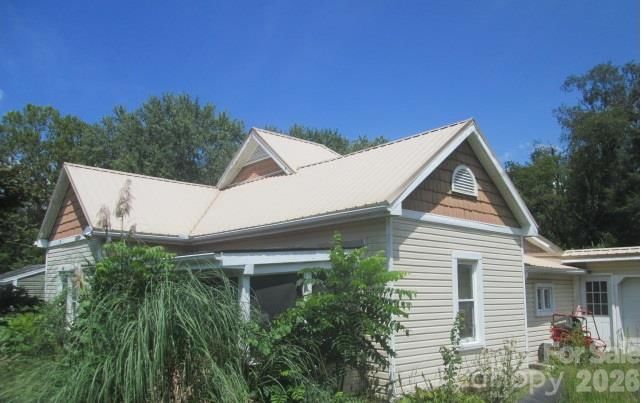 63 Goodyear Street, Waynesville, NC 28786 - Photo 2