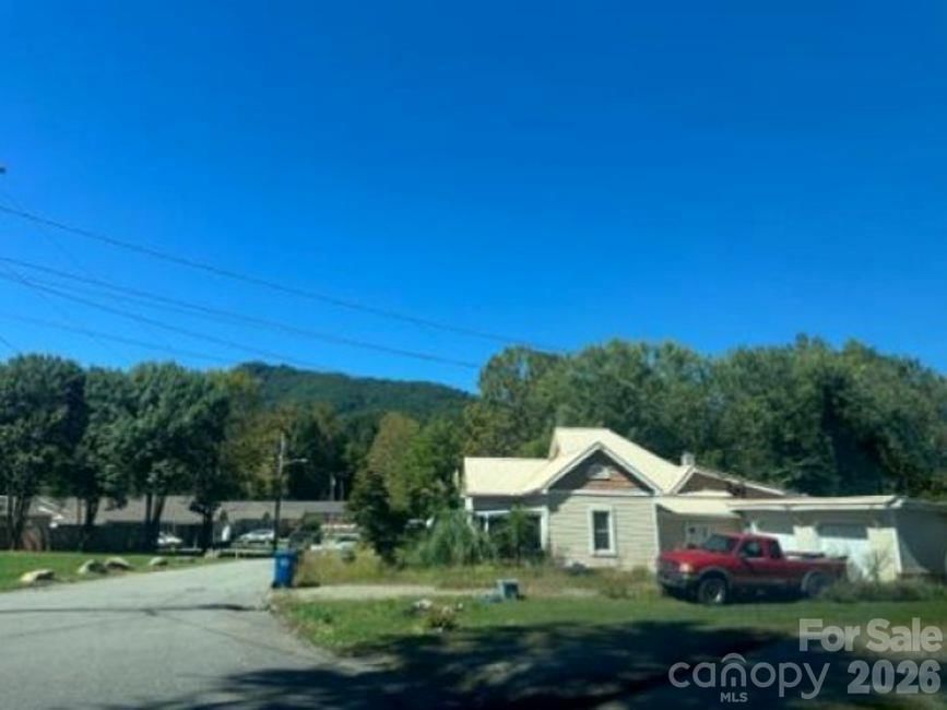 63 Goodyear Street, Waynesville, NC 28786 - Photo 4