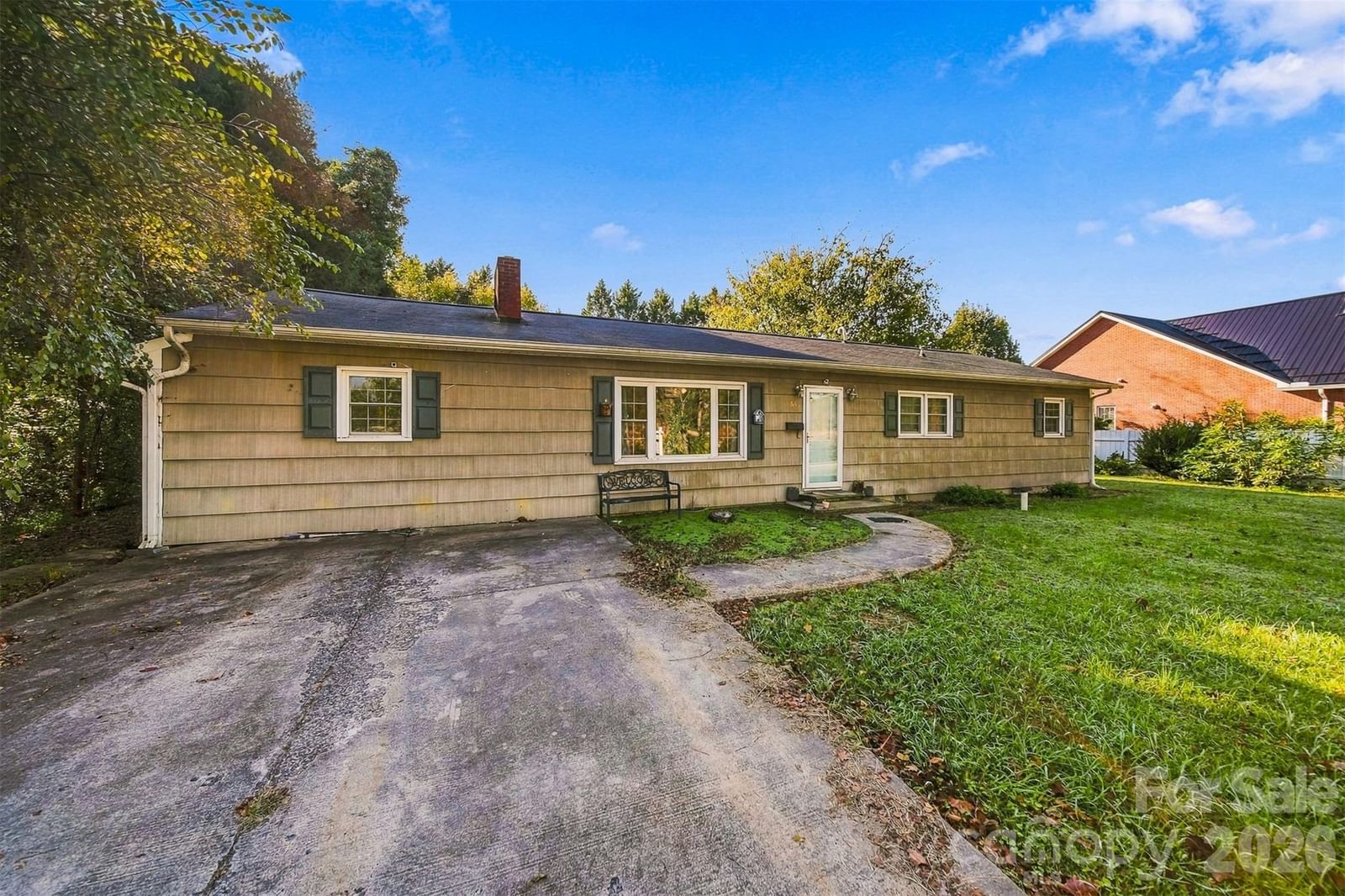 640 Diamondhead Drive, Lenoir, NC 28645 - Photo 2