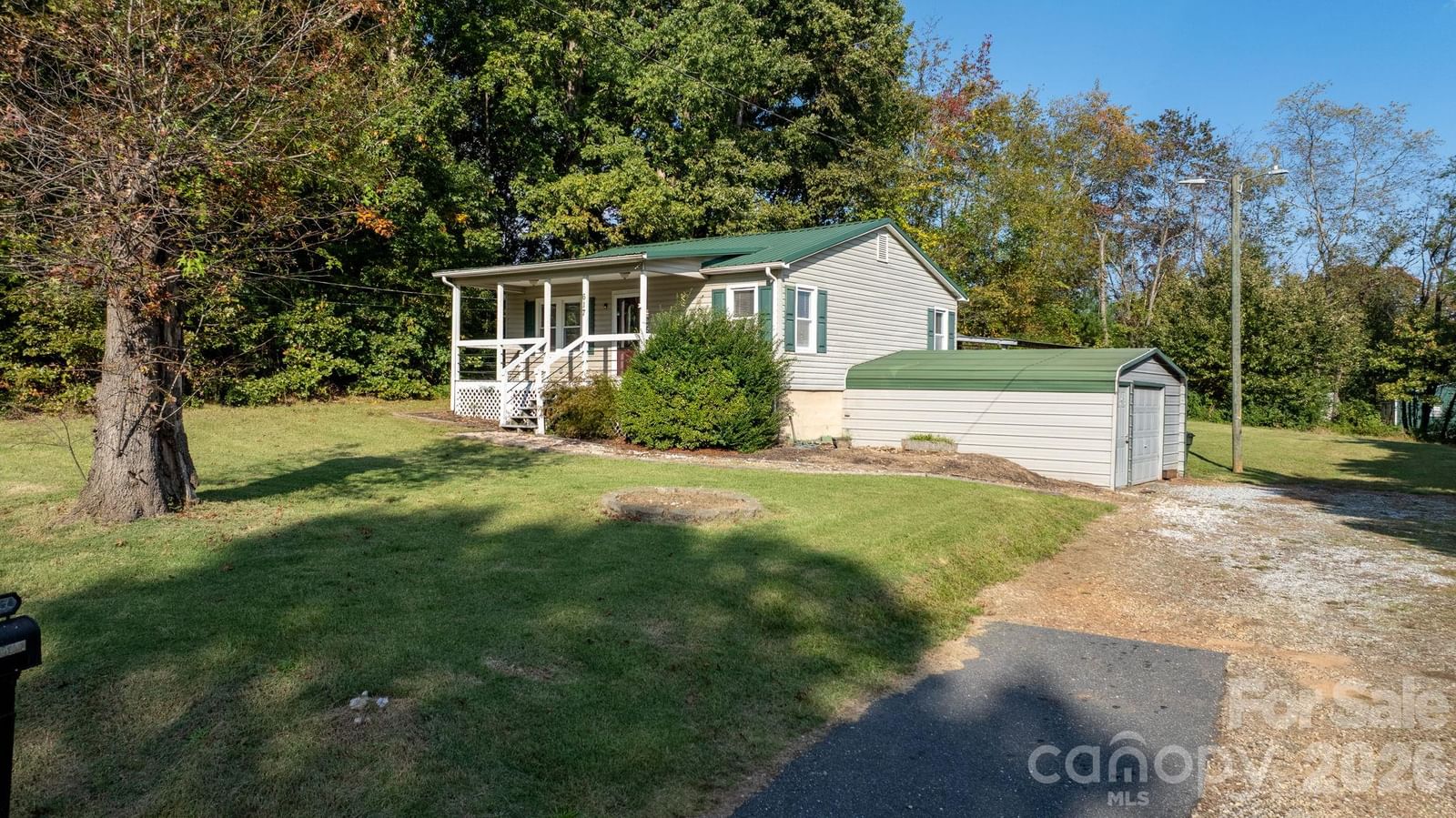 617 Hawthorne Street, Hudson, NC 28638 - Photo 3