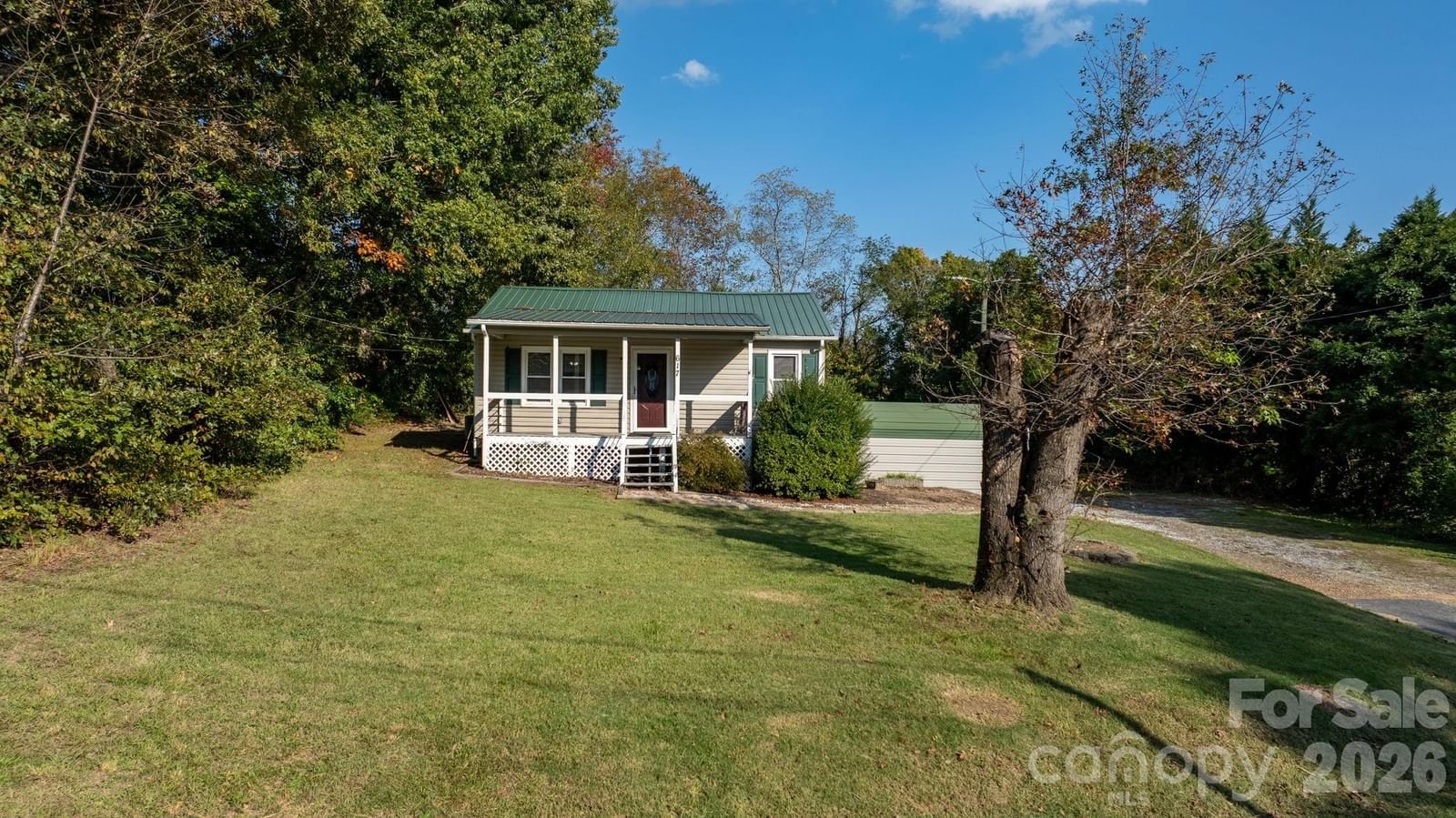 617 Hawthorne Street, Hudson, NC 28638 - Photo 4