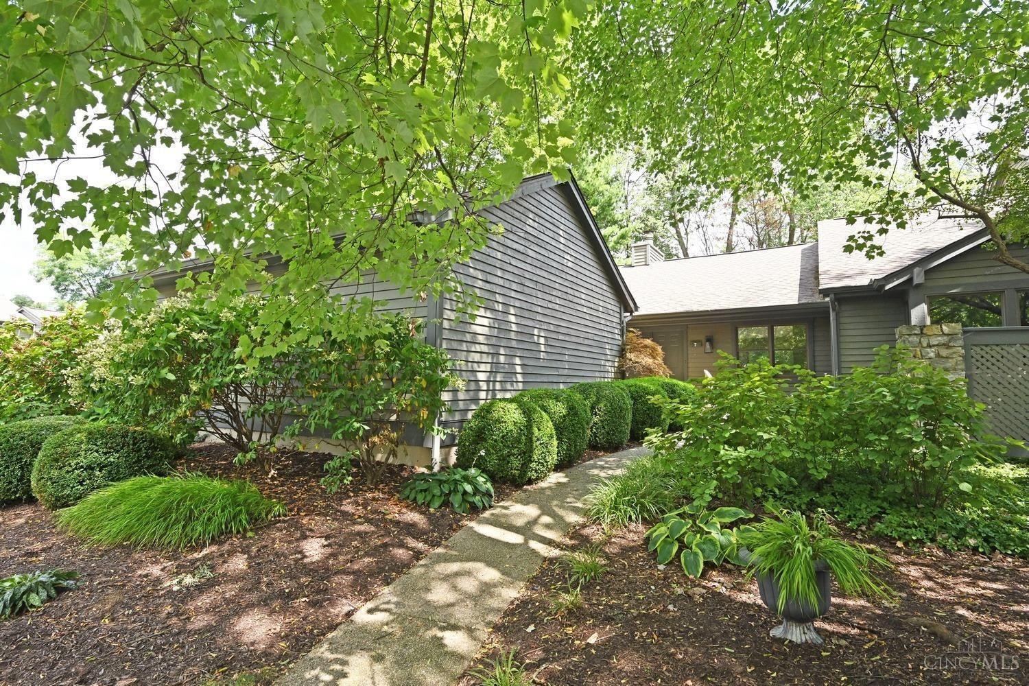 7 Muirfield Lane, Blue Ash, OH 45241