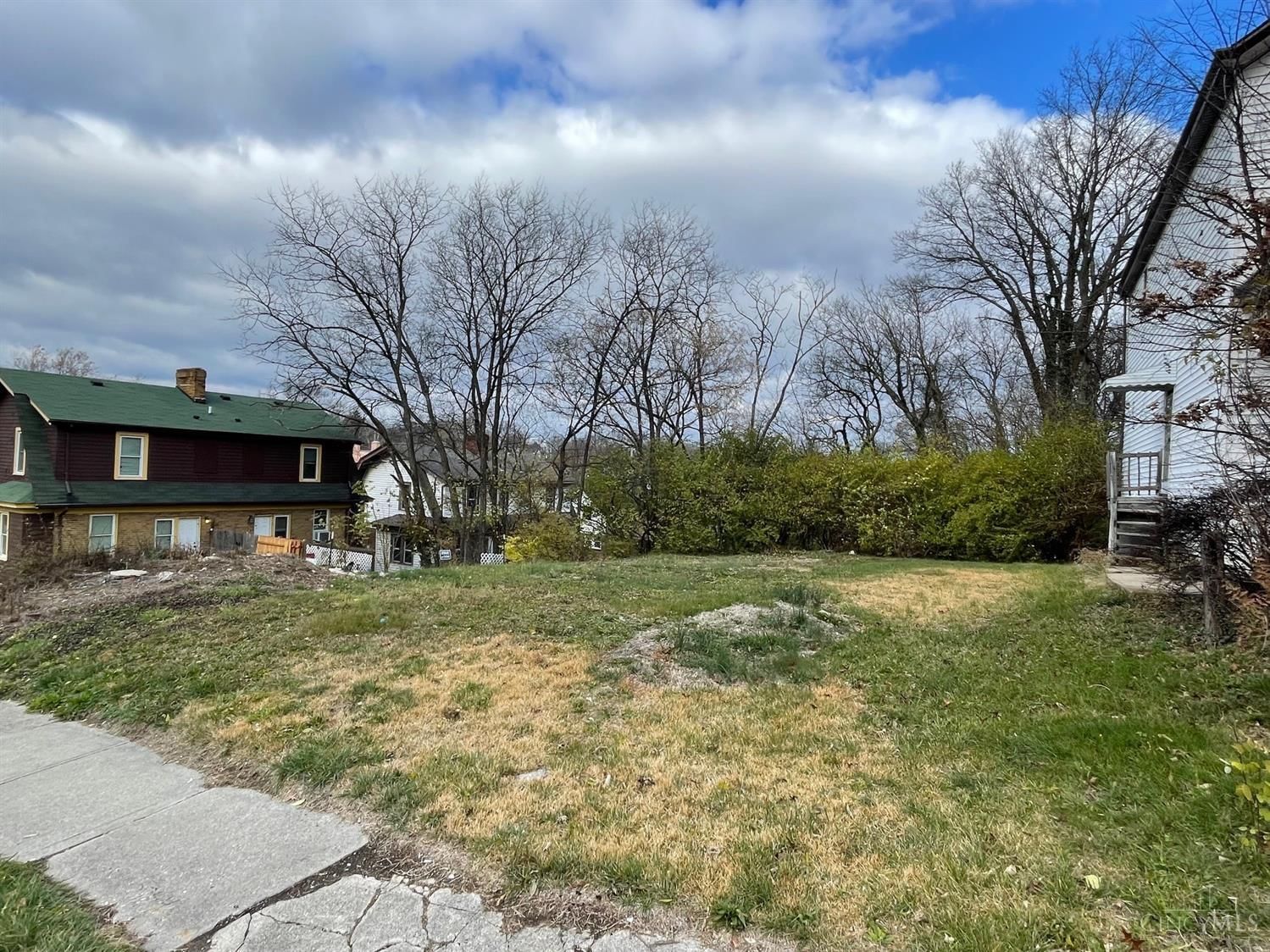 3744 Mayfield Avenue, Cincinnati, OH 45205