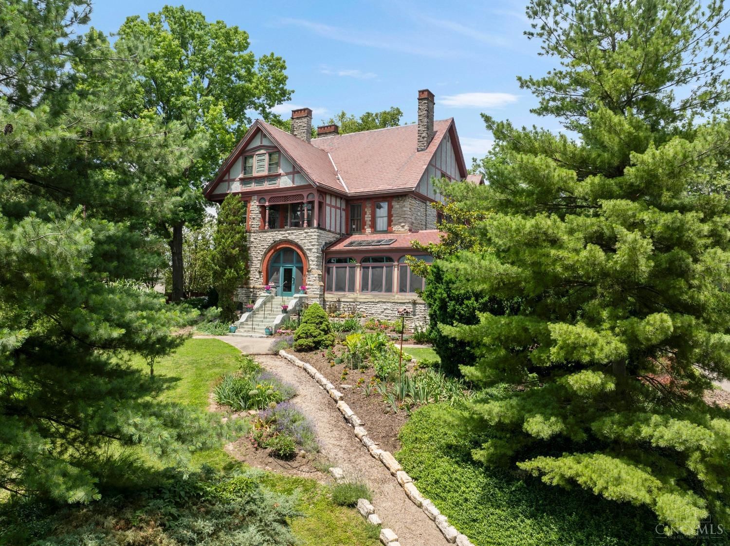 3408 Manor Hill Drive, Cincinnati, OH 45220