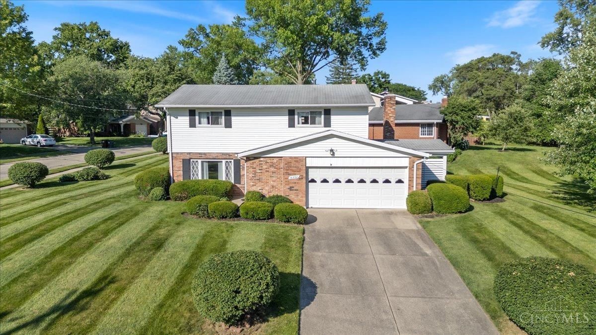 10552 Hadley Road, Greenhills, OH 45218