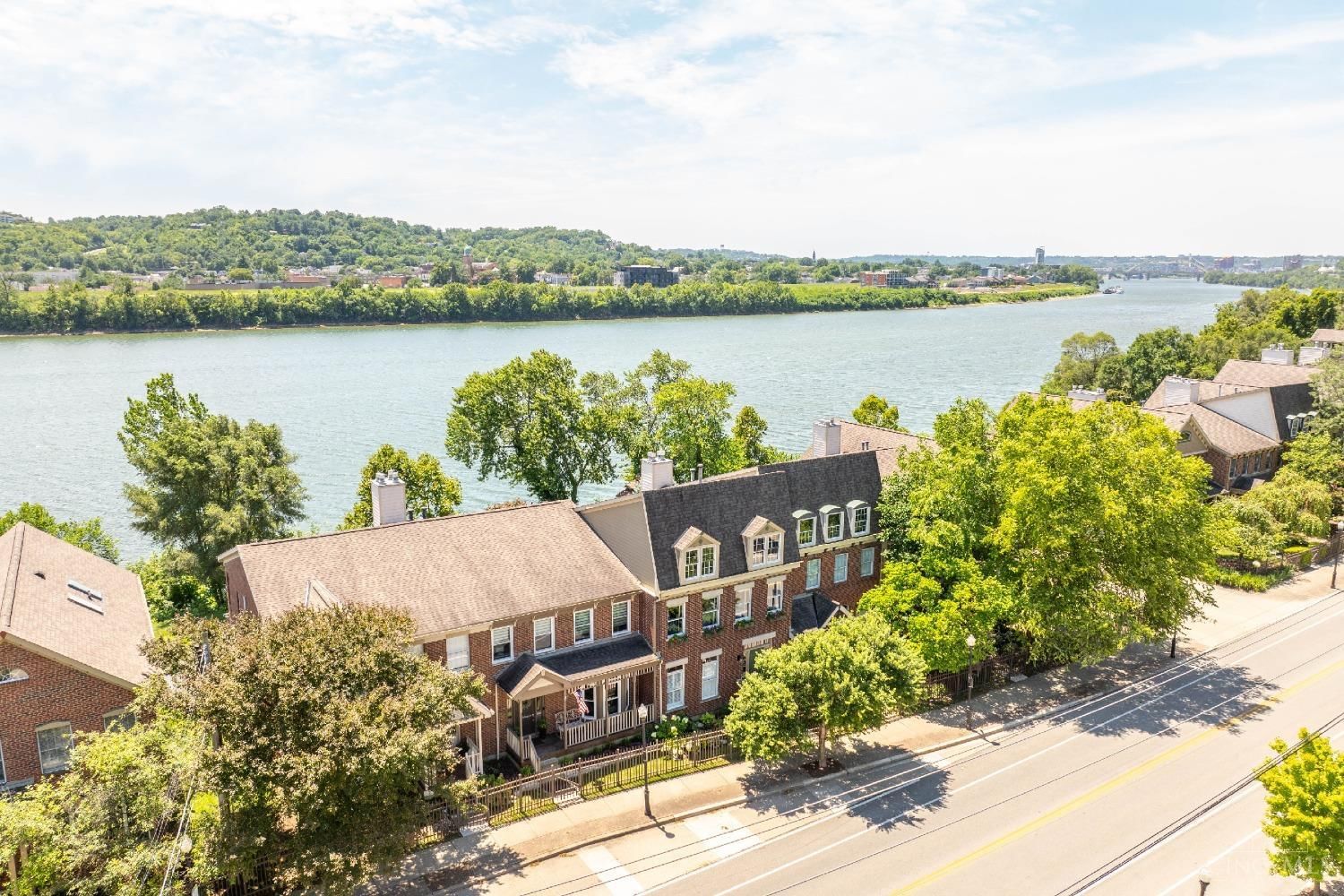2207 Riverside Drive, Cincinnati, OH 45202