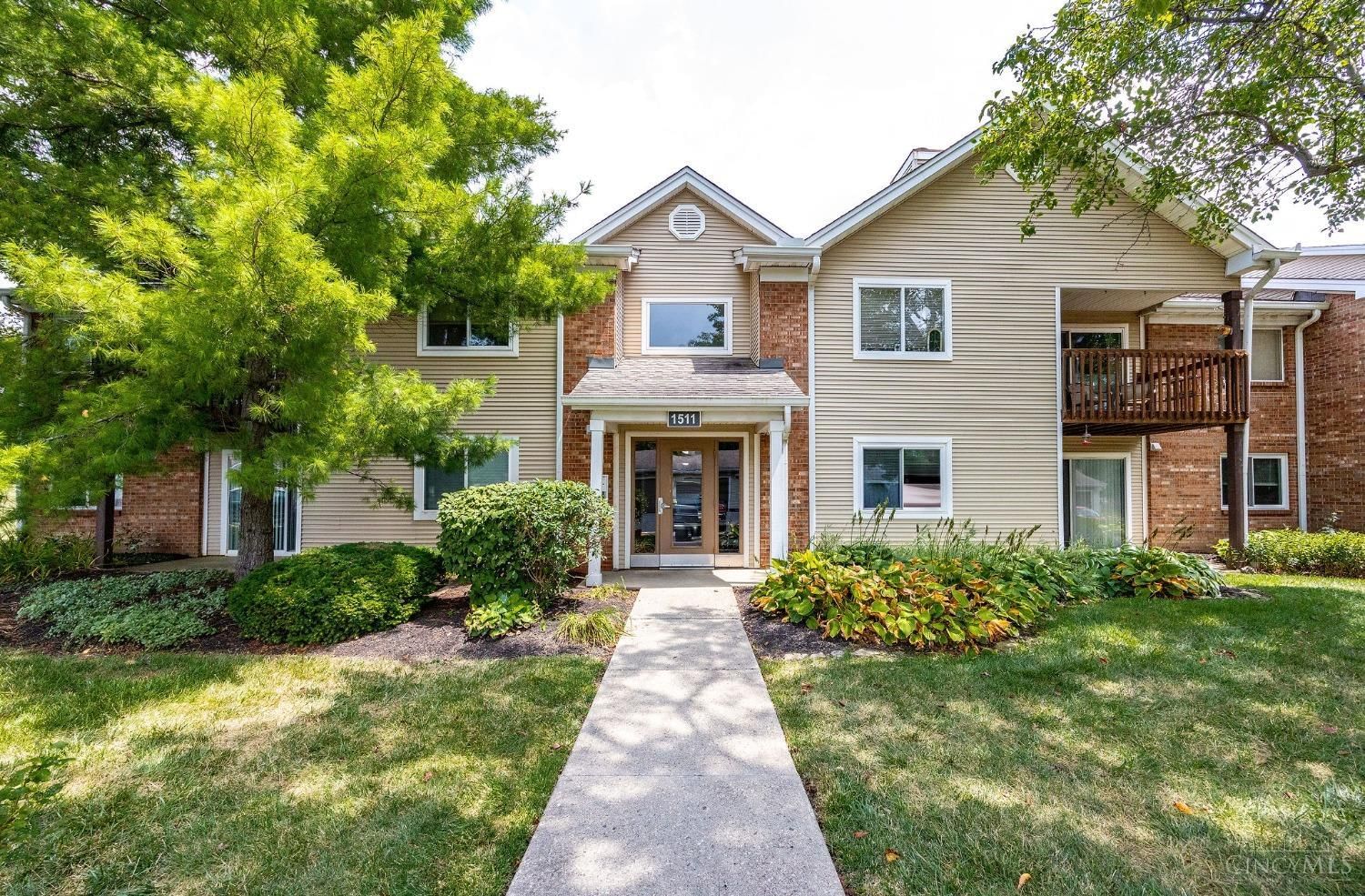 1511 Lake Point Way, Centerville, OH 45459