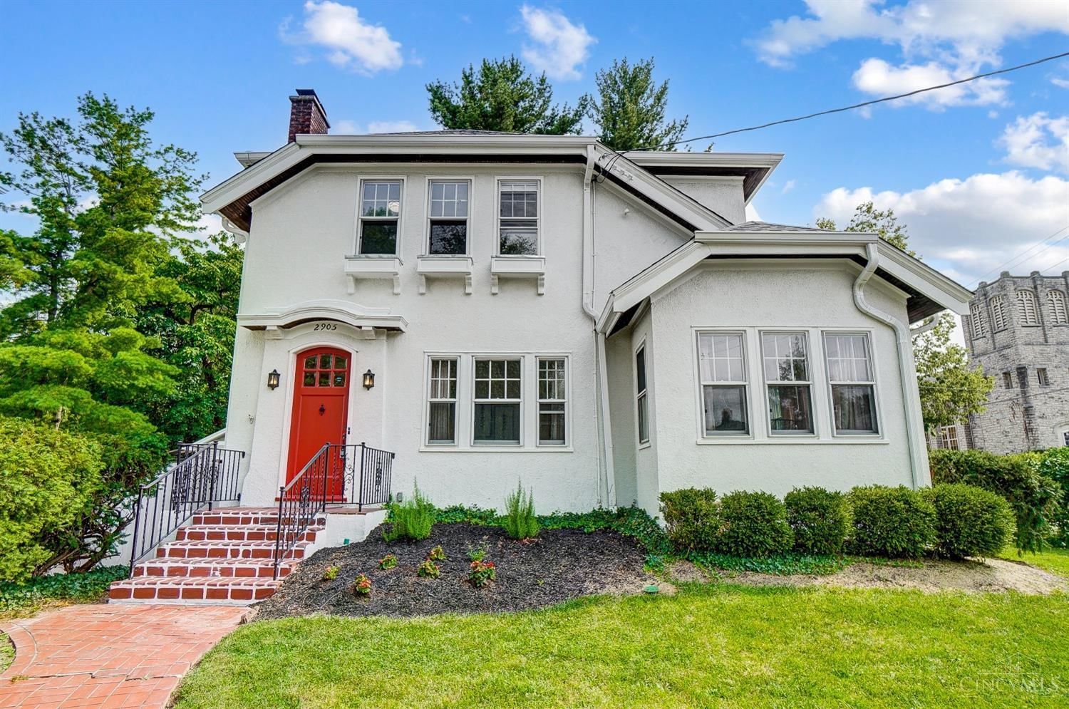 2905 Madison Road, Cincinnati, OH 45209