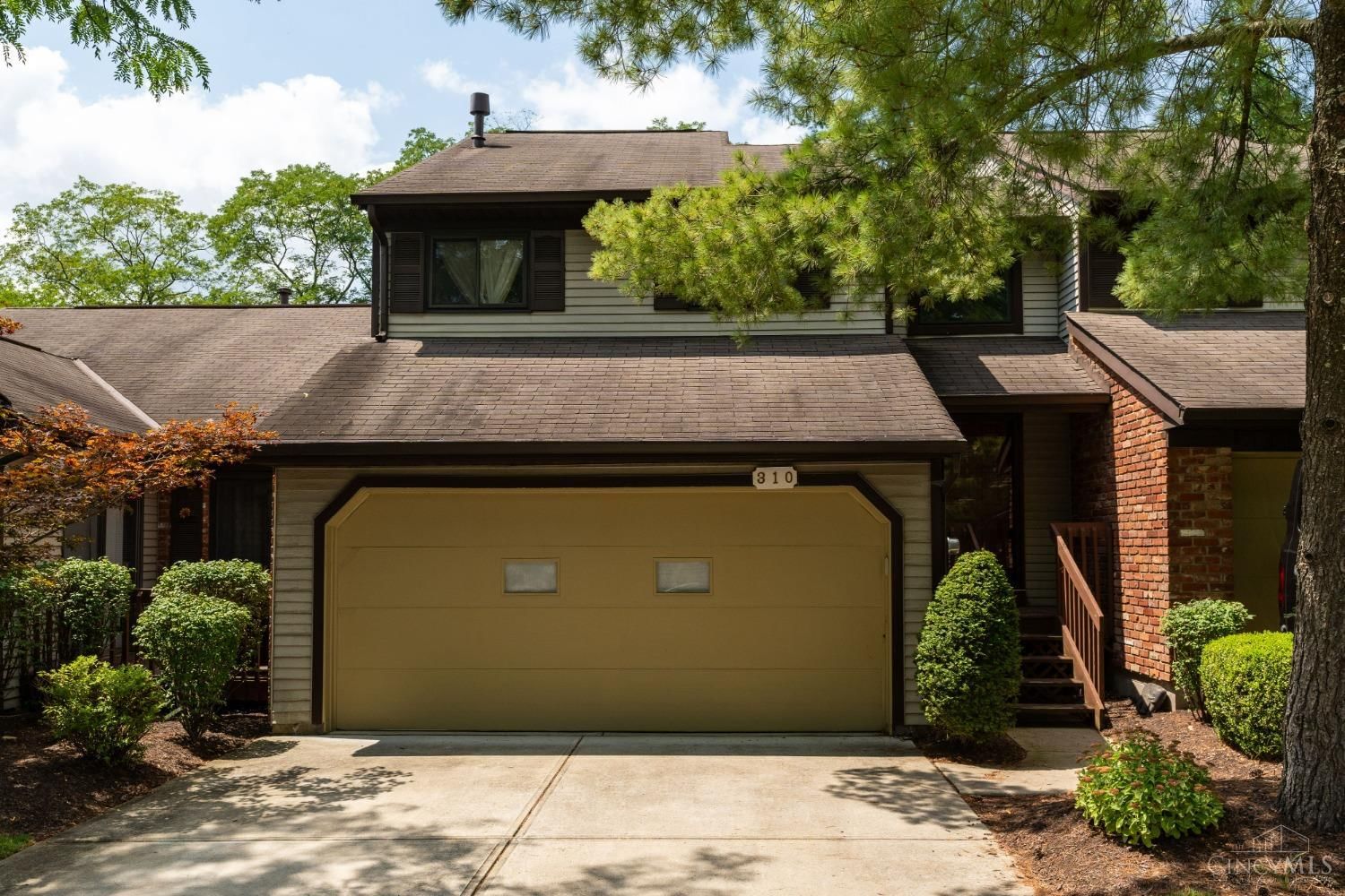 310 Bedford Glenn Lane, Springdale, OH 45246