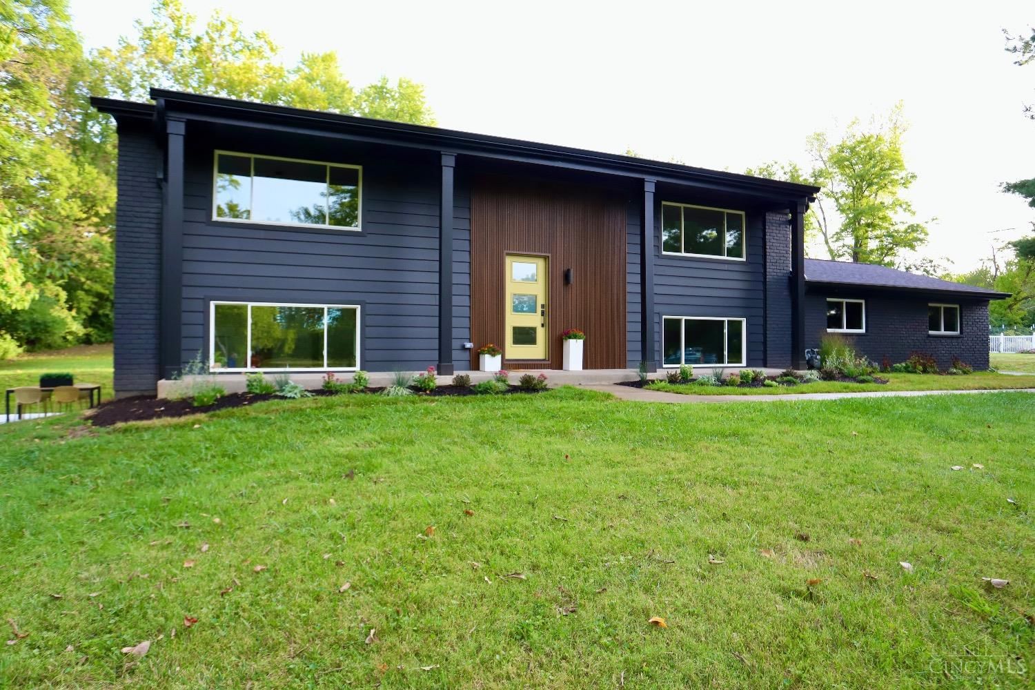 3381 E Galbraith Road, Amberley, OH 45236