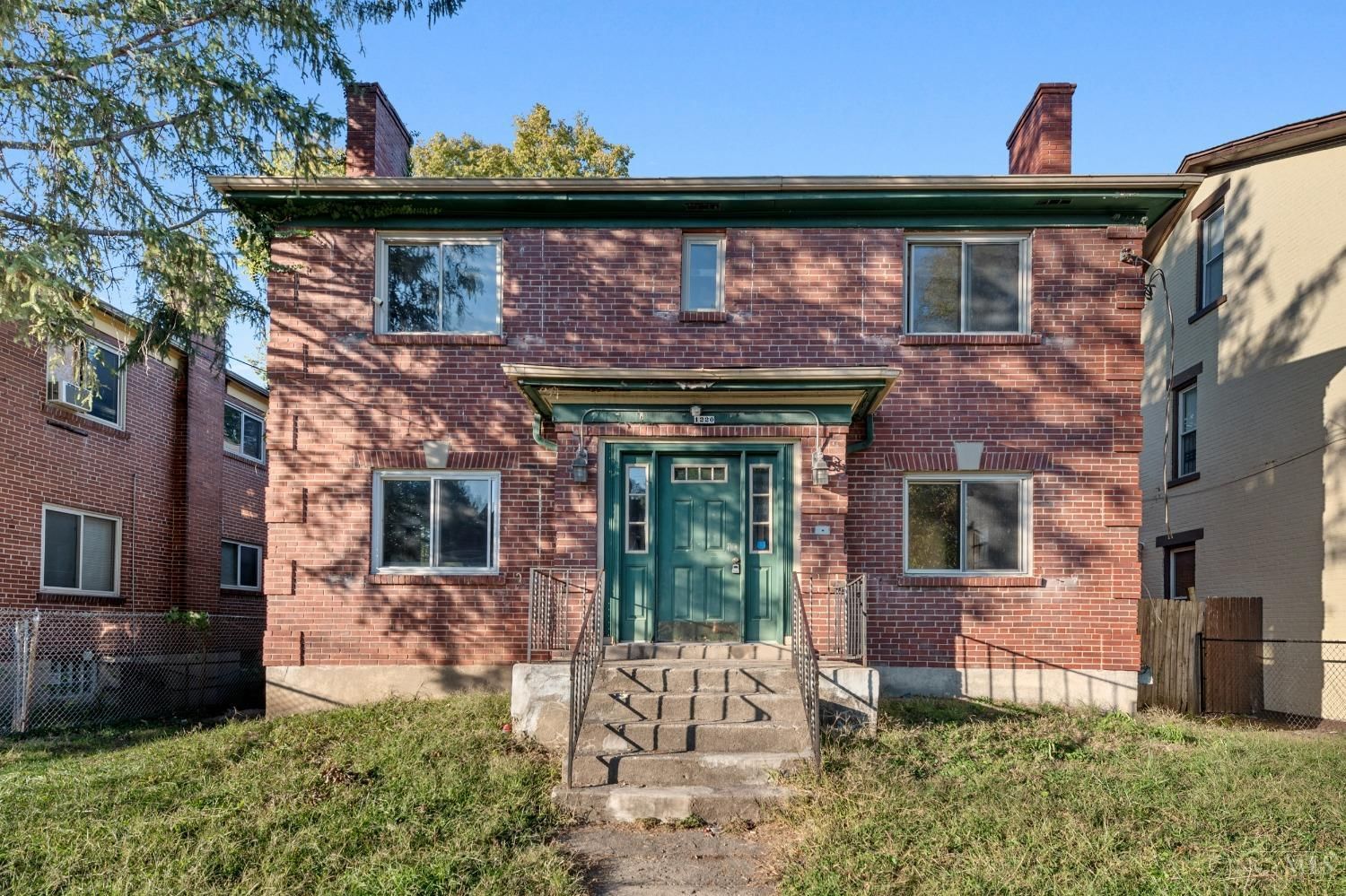 1220 Laidlaw Avenue, Cincinnati, OH 45237