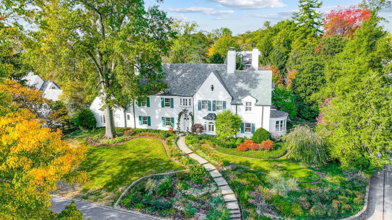 Photo of 2841 Ambleside Place