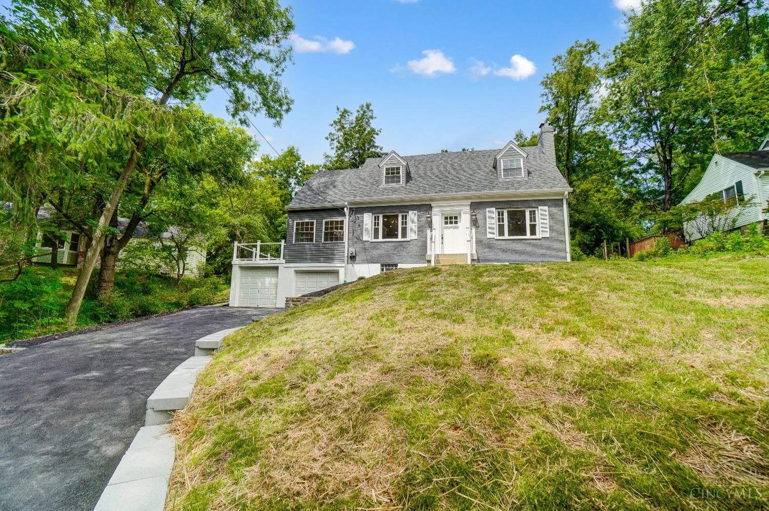 1007 Mary Lane, Wyoming, OH 45215
