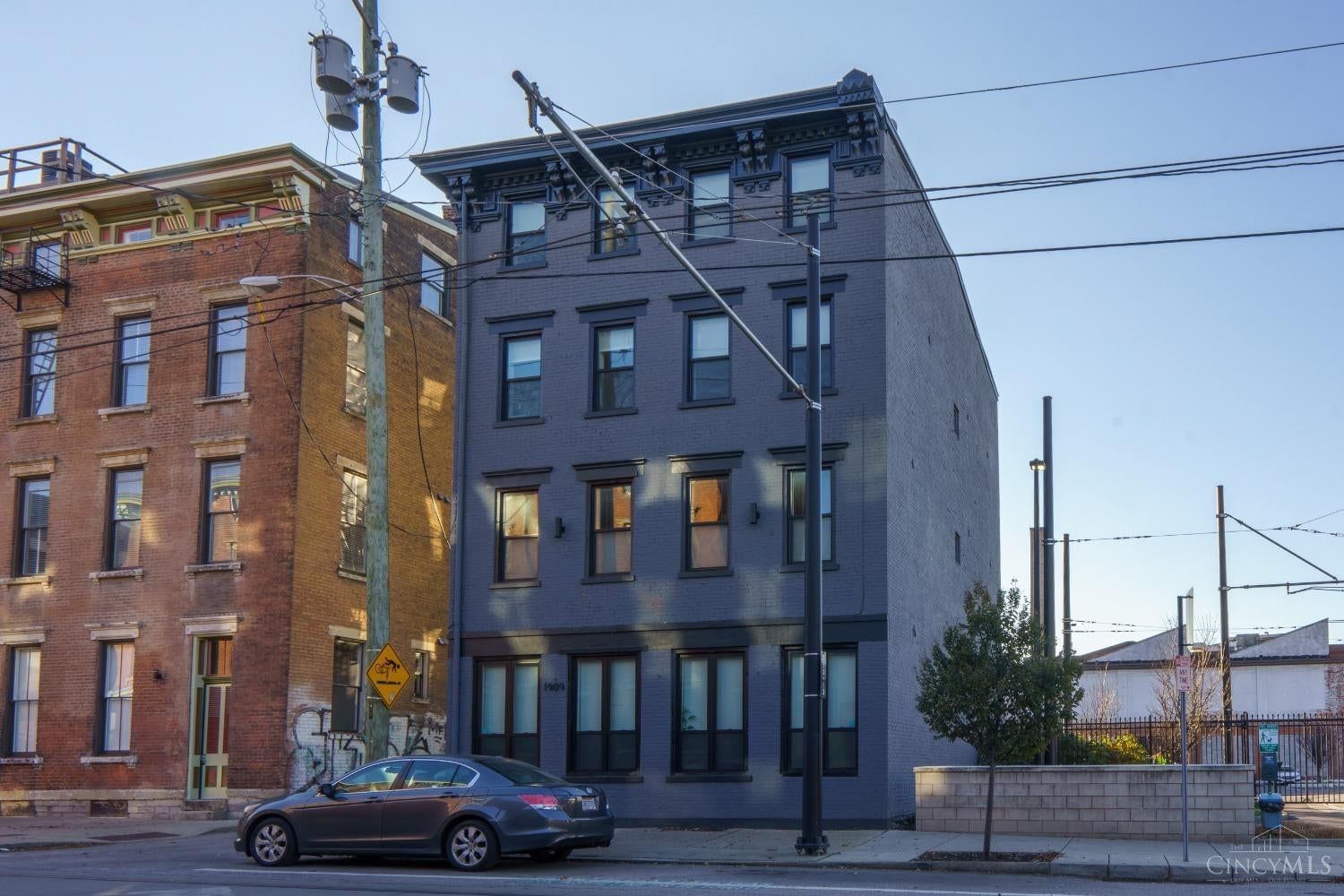 1909 Race Street, Cincinnati, OH 45202