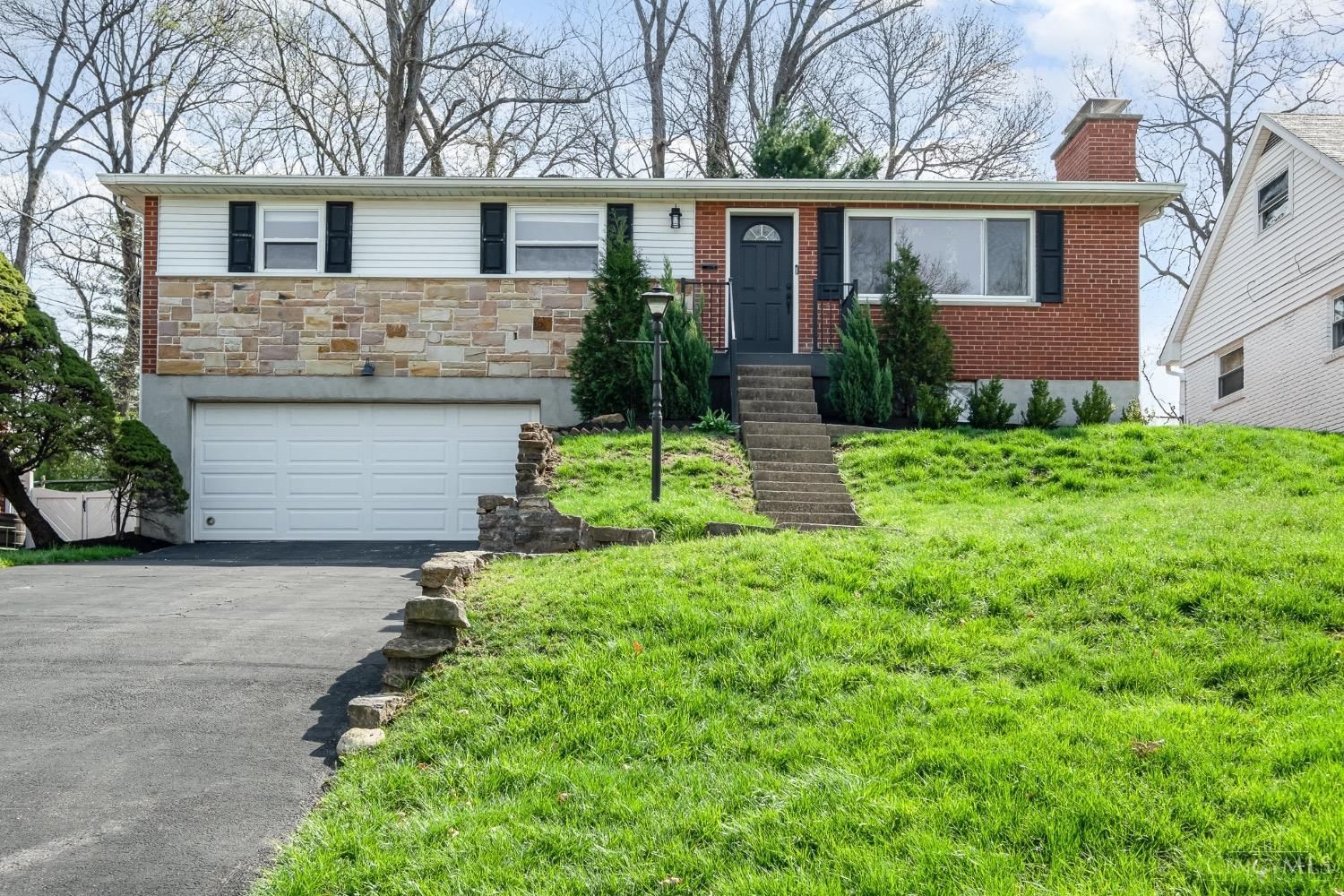 7260 Longfield Drive, Madeira, OH 45243