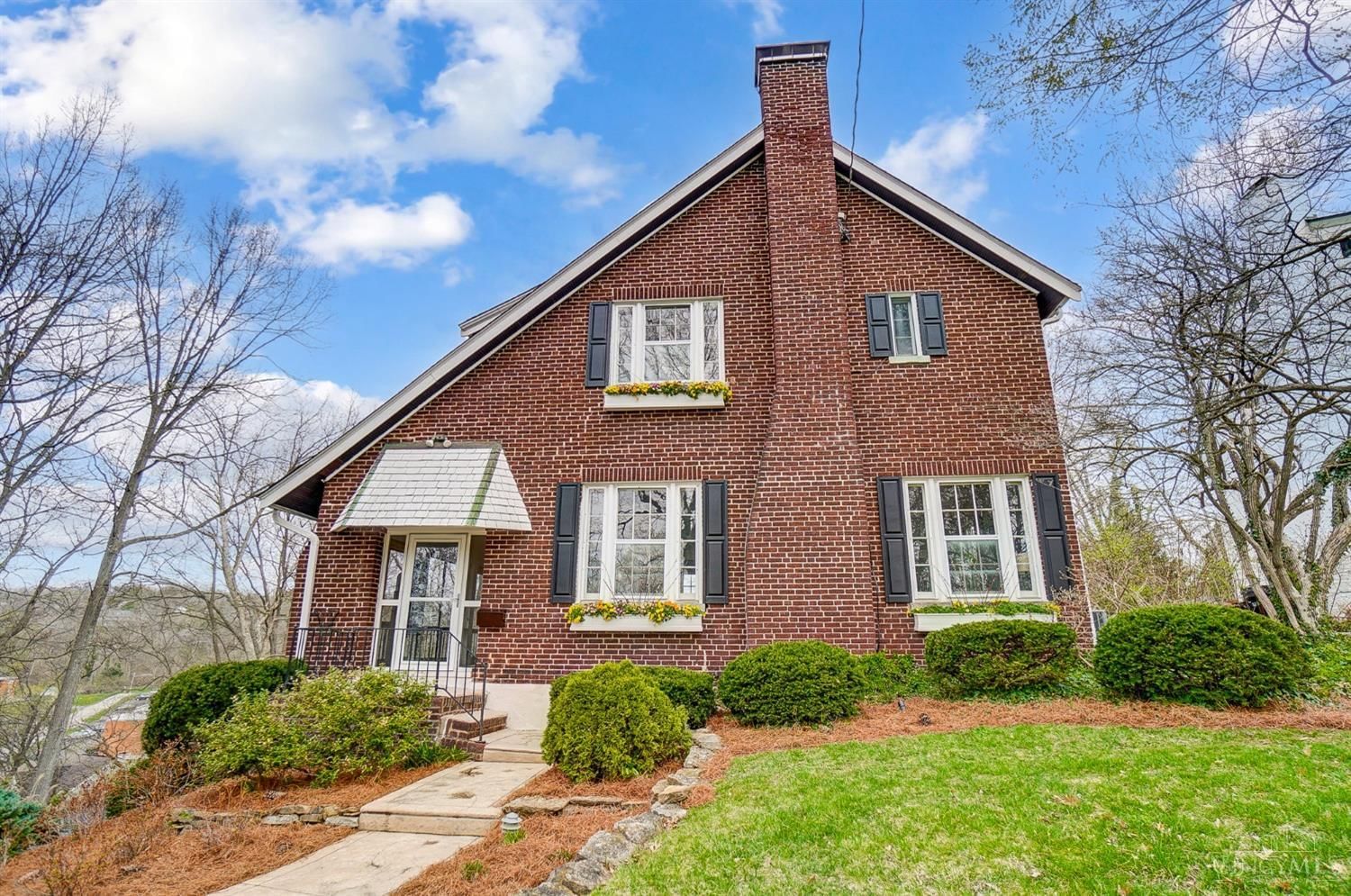 3538 Grandin Road, Cincinnati, OH 45226
