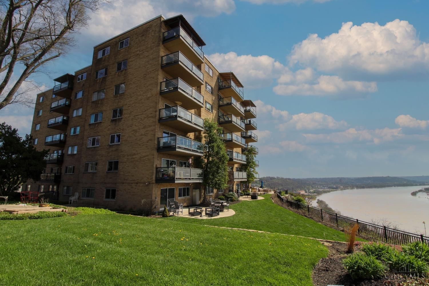 1617 Mcmillan Street, Cincinnati, OH 45206