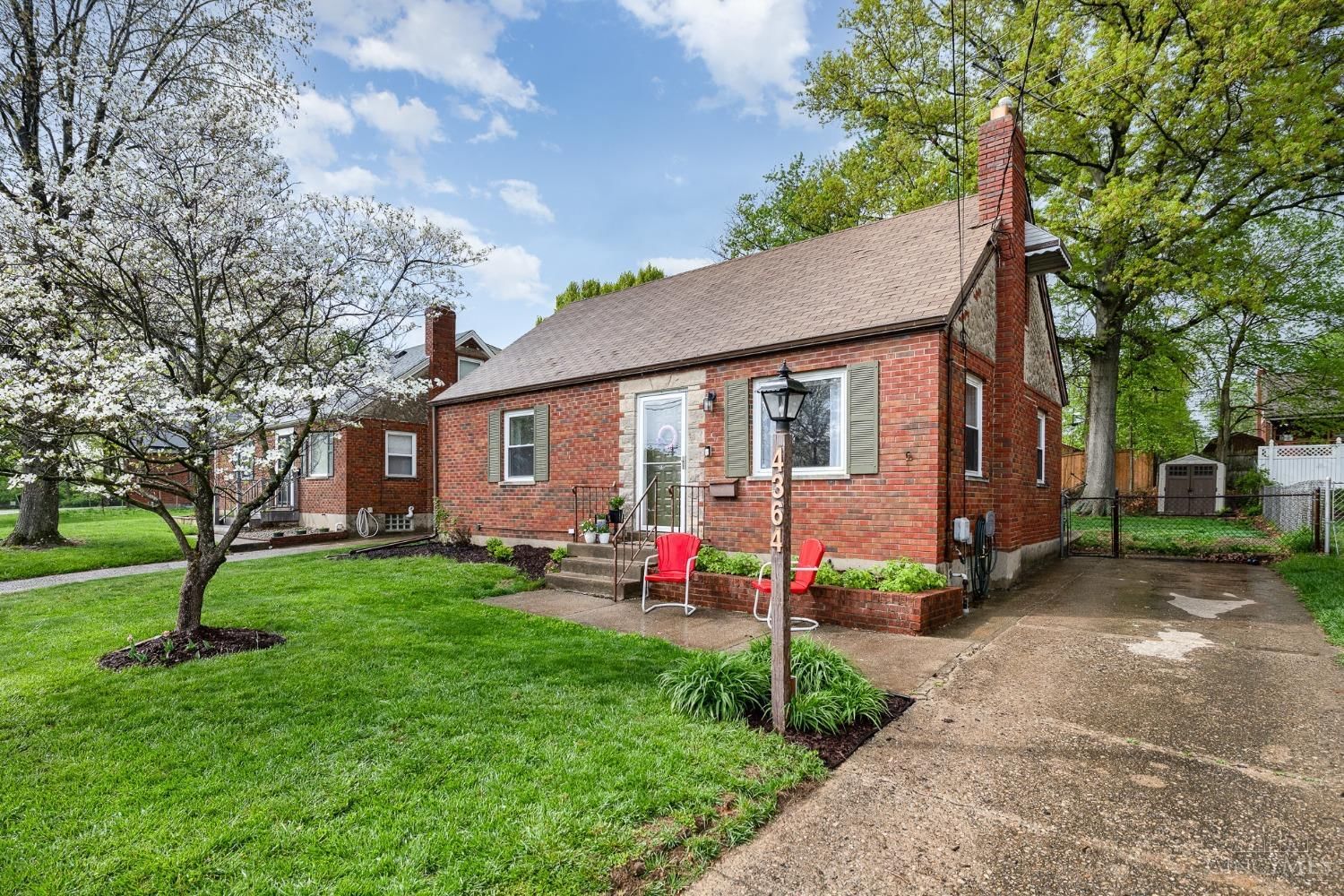 Photo of 4364 Victor Avenue