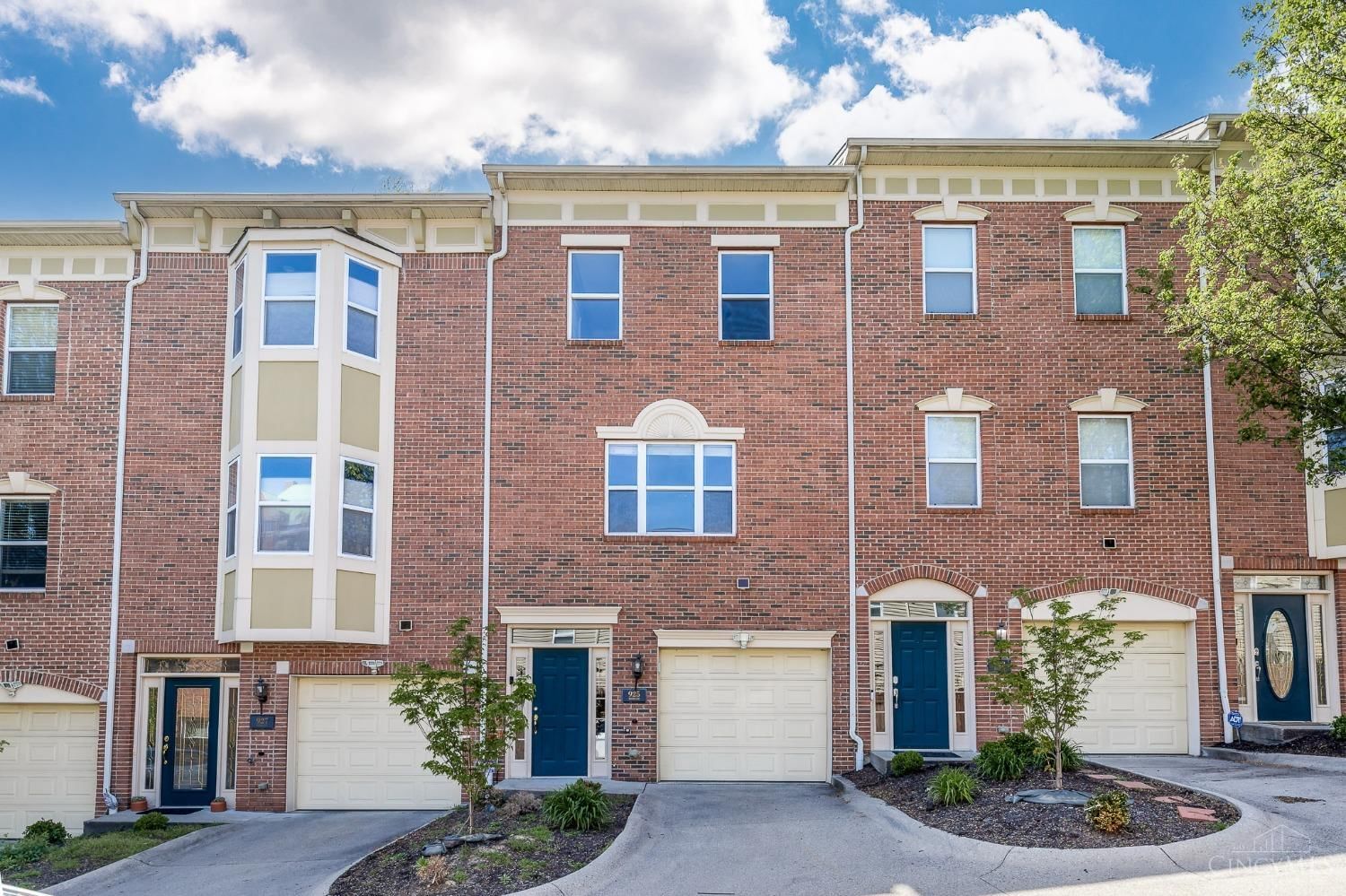 925 Sharkey Lane, Cincinnati, OH 45206