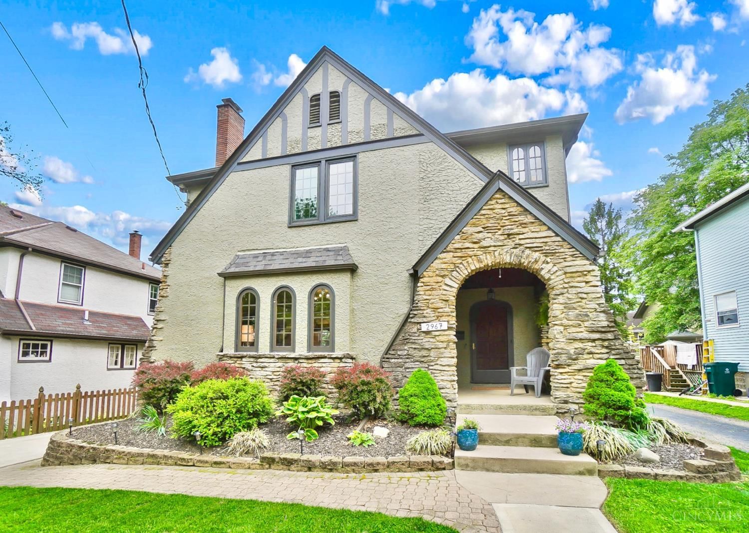 2967 Douglas Terrace, Cincinnati, OH 45212